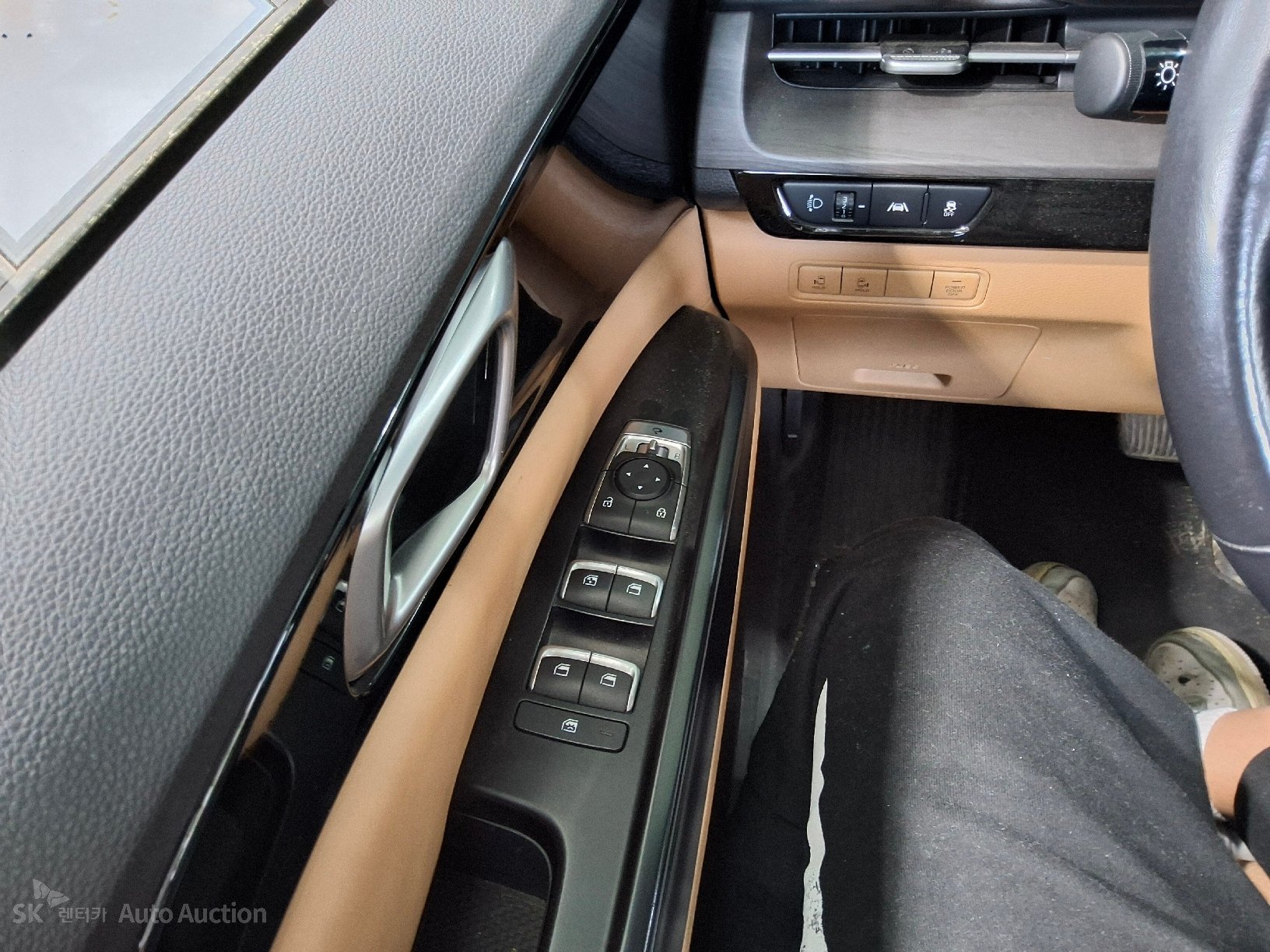 2023 - kia carnival