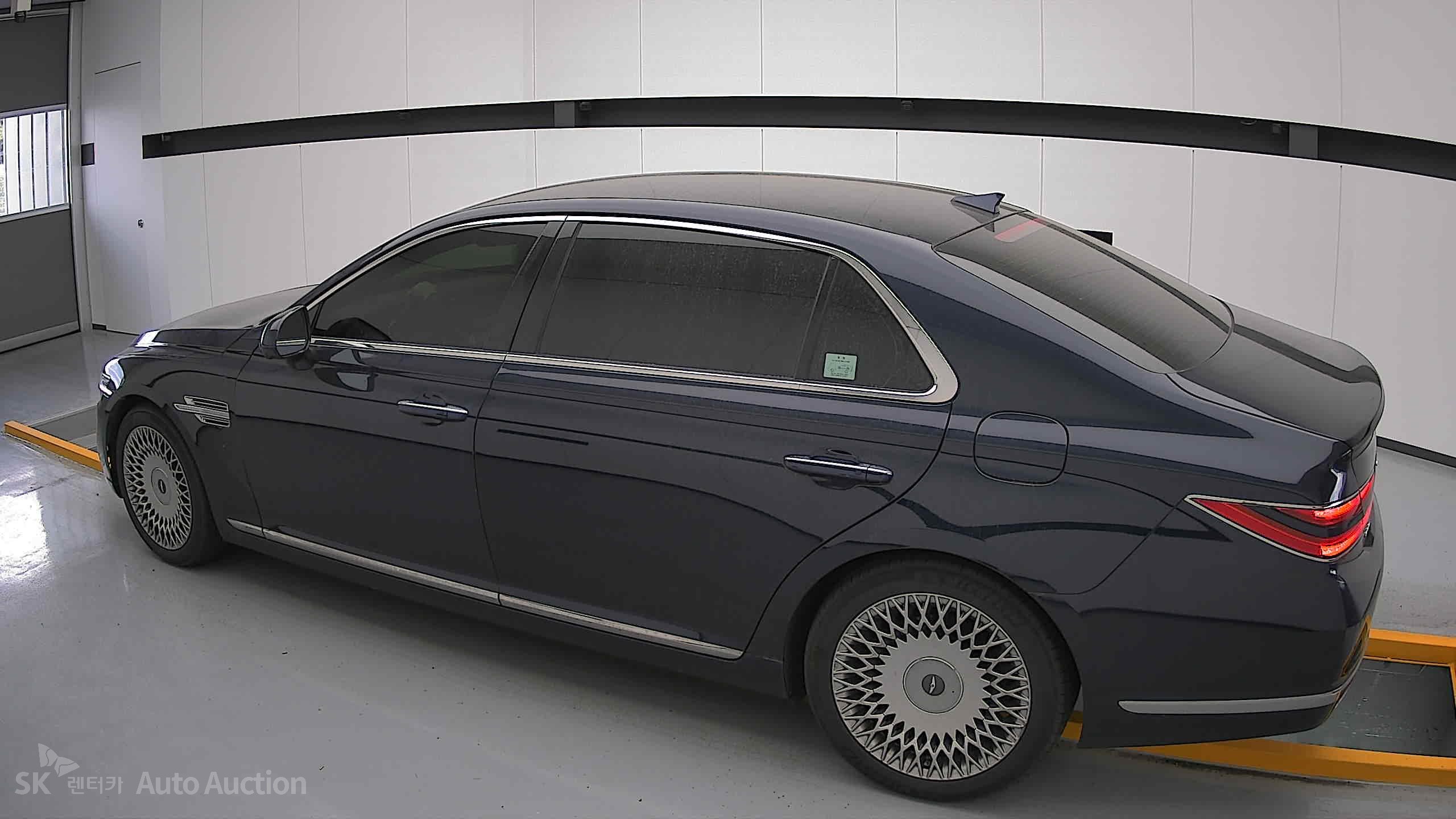 2021 - genesis g90