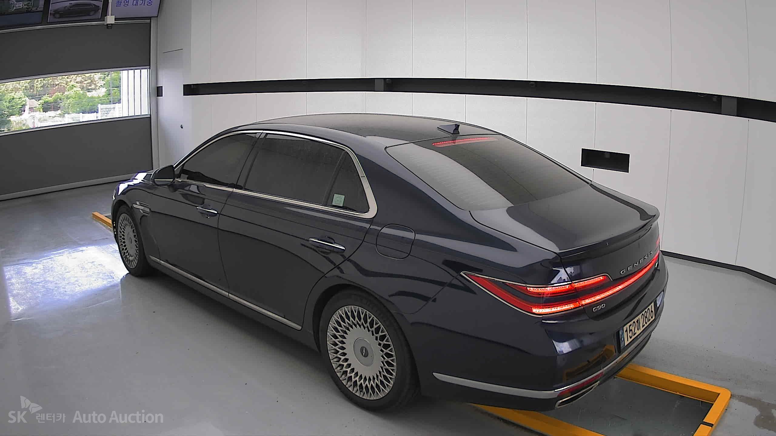 2021 - genesis g90