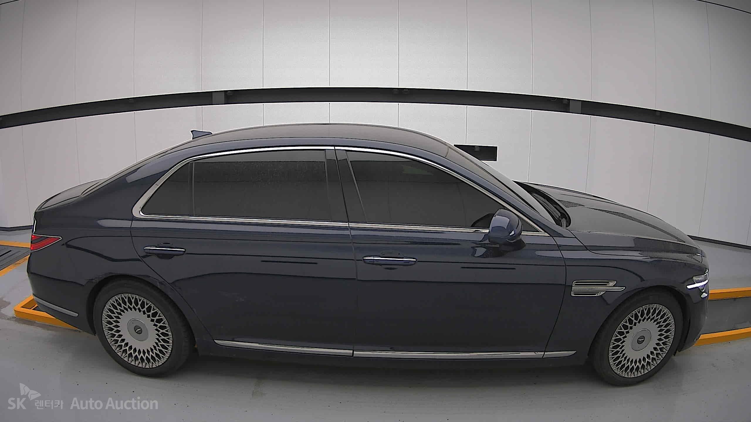 2021 - genesis g90