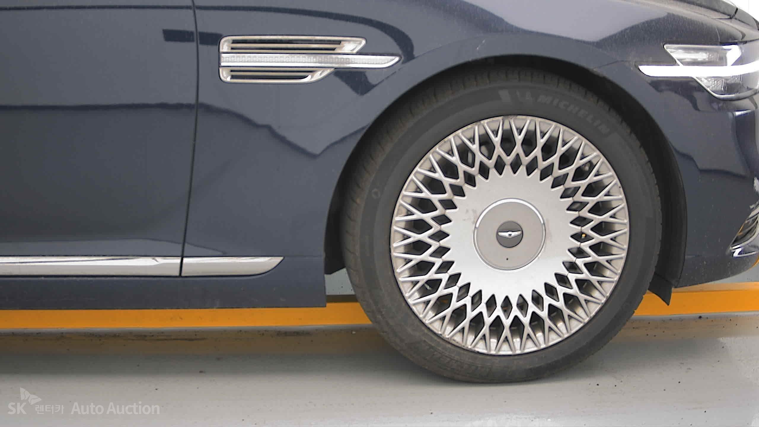 2021 - genesis g90