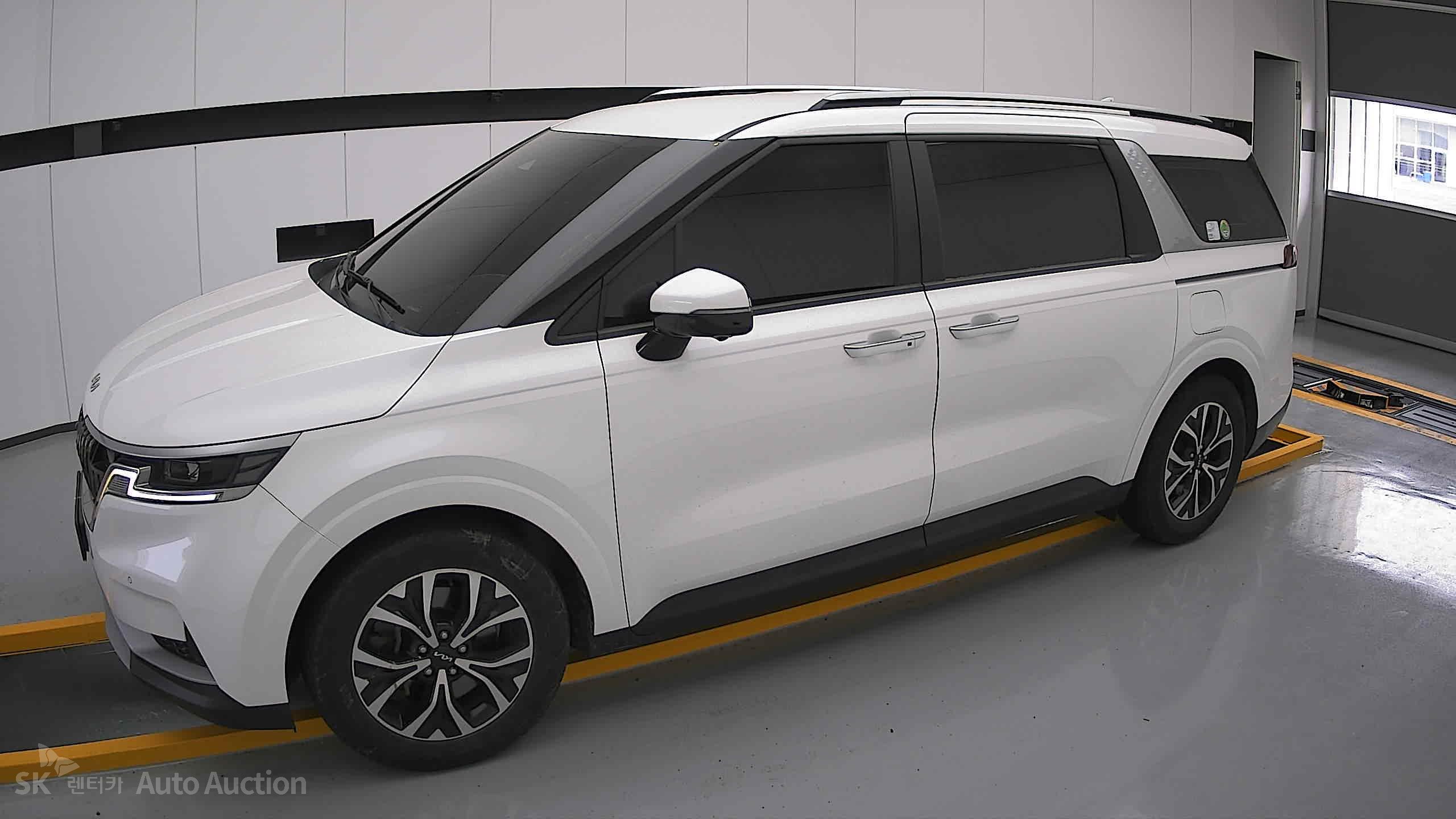 2023 - kia carnival