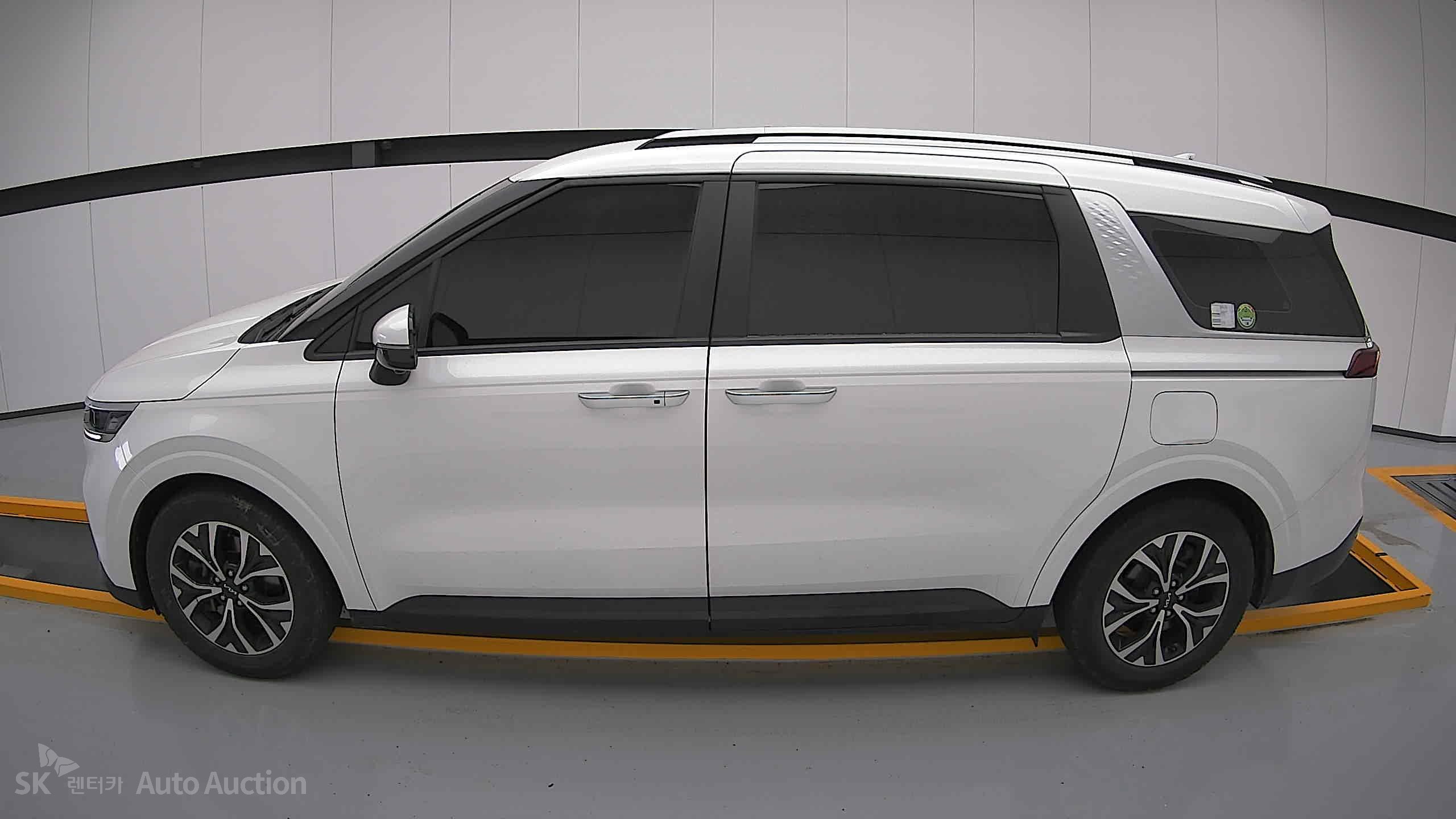 2023 - kia carnival
