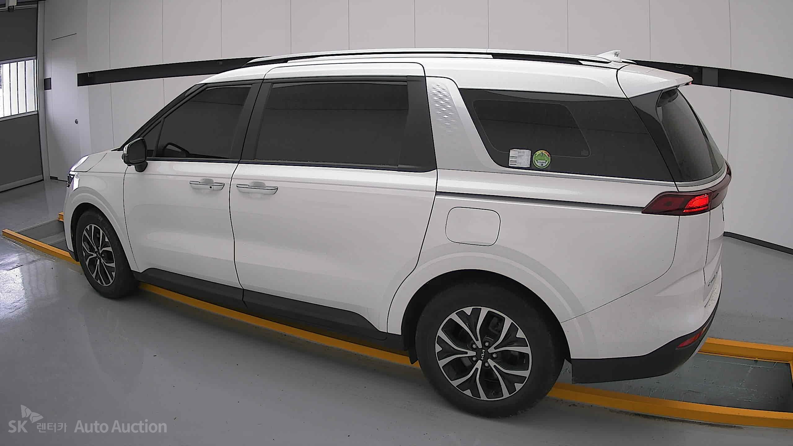 2023 - kia carnival