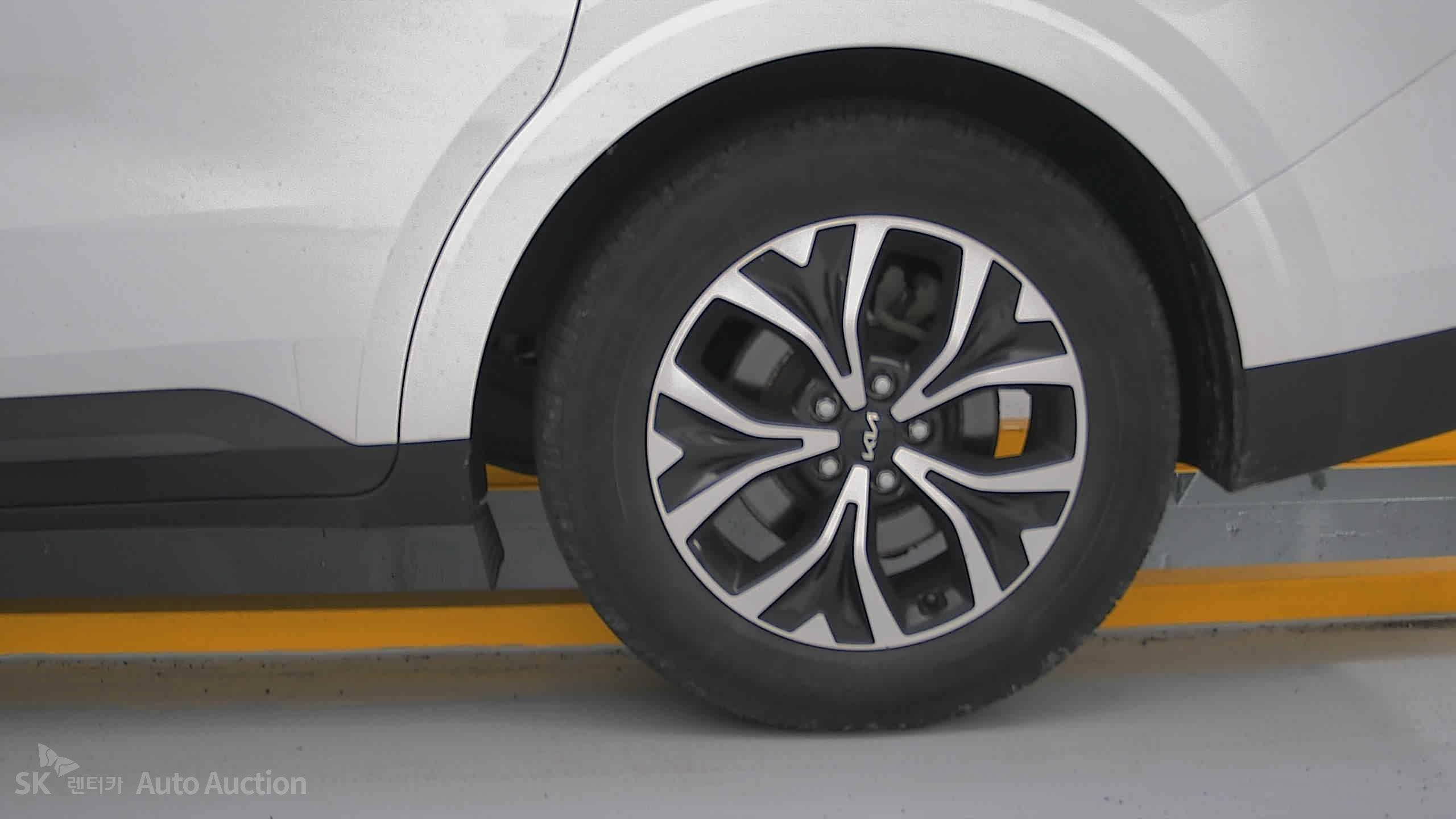 2023 - kia carnival