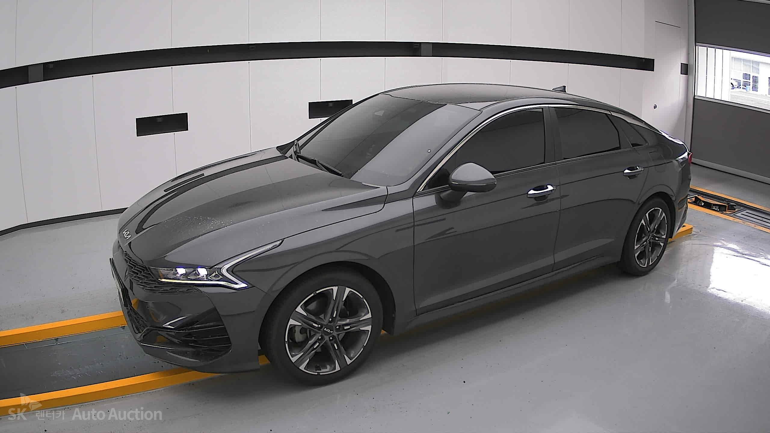 2022 - kia k5