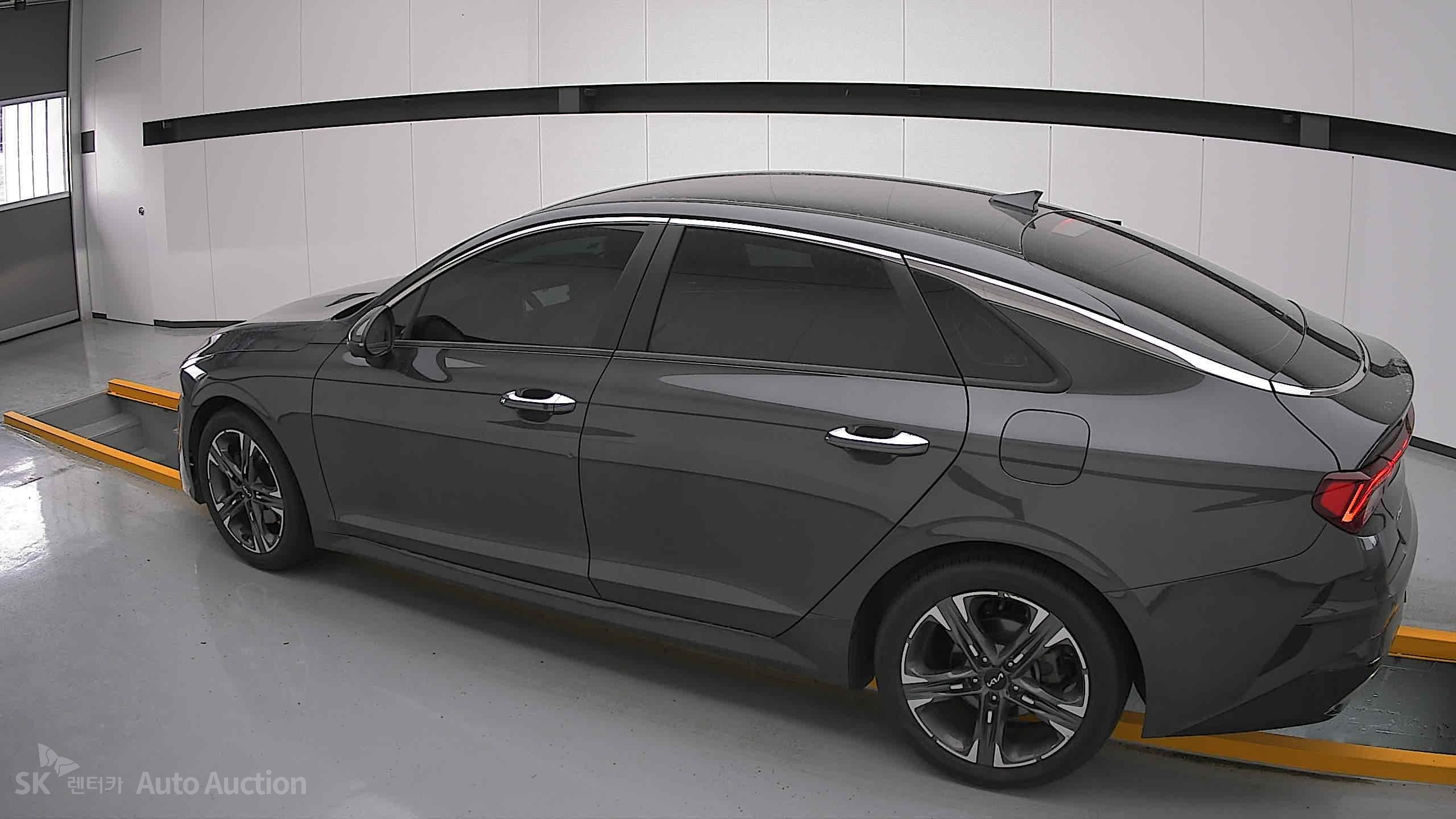2022 - kia k5