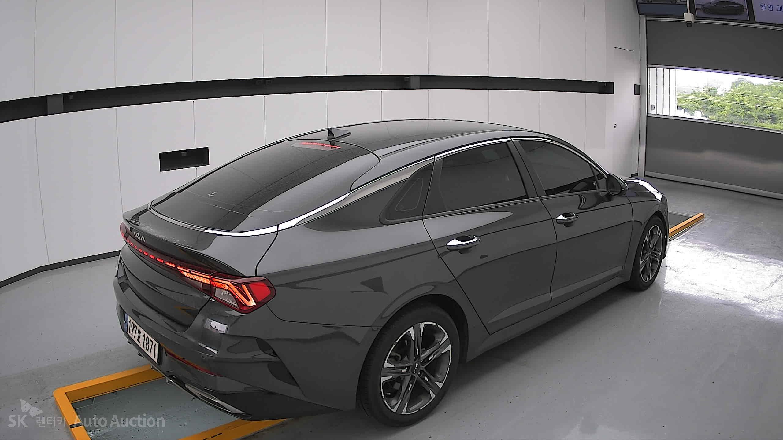 2022 - kia k5