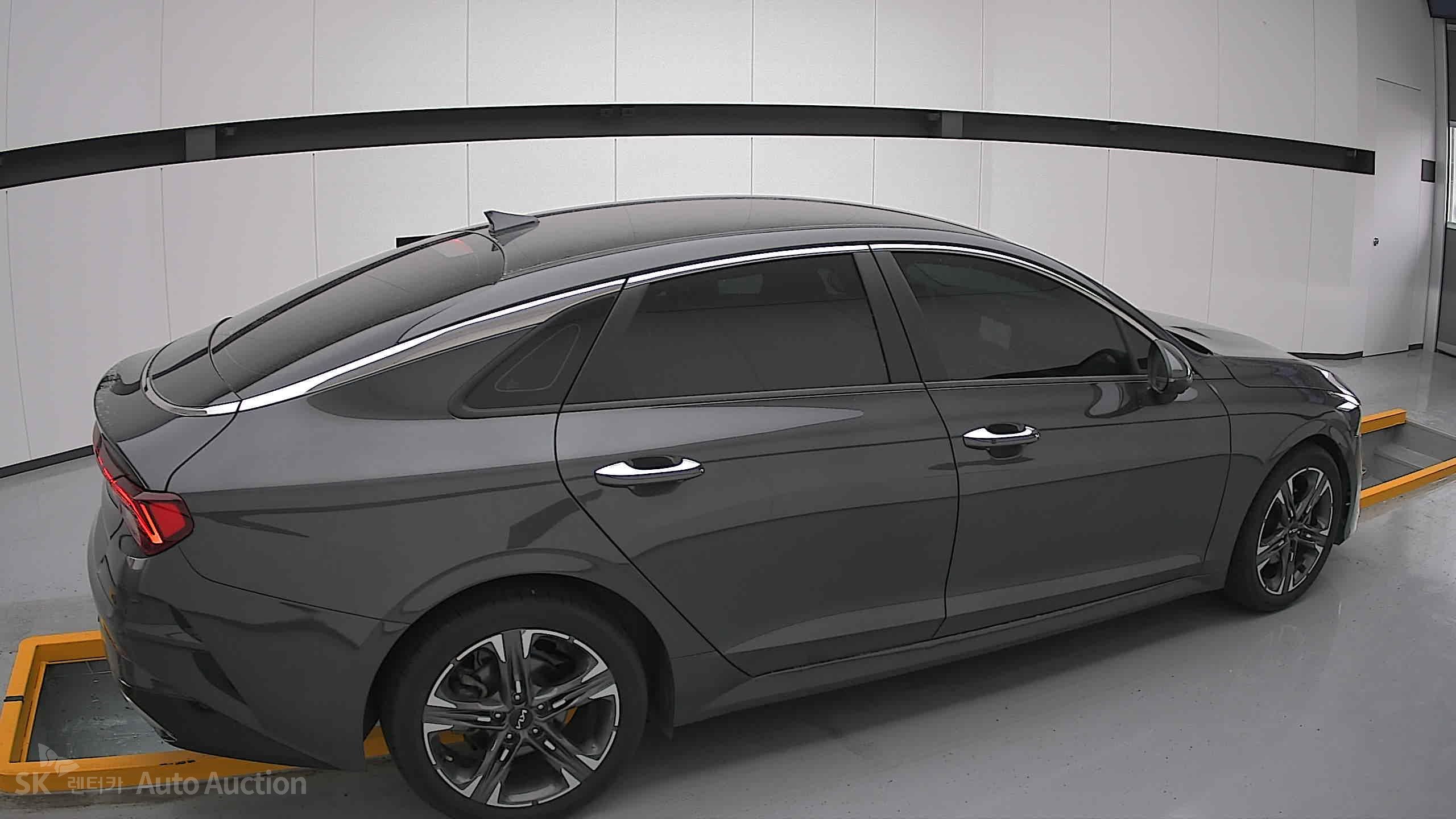 2022 - kia k5