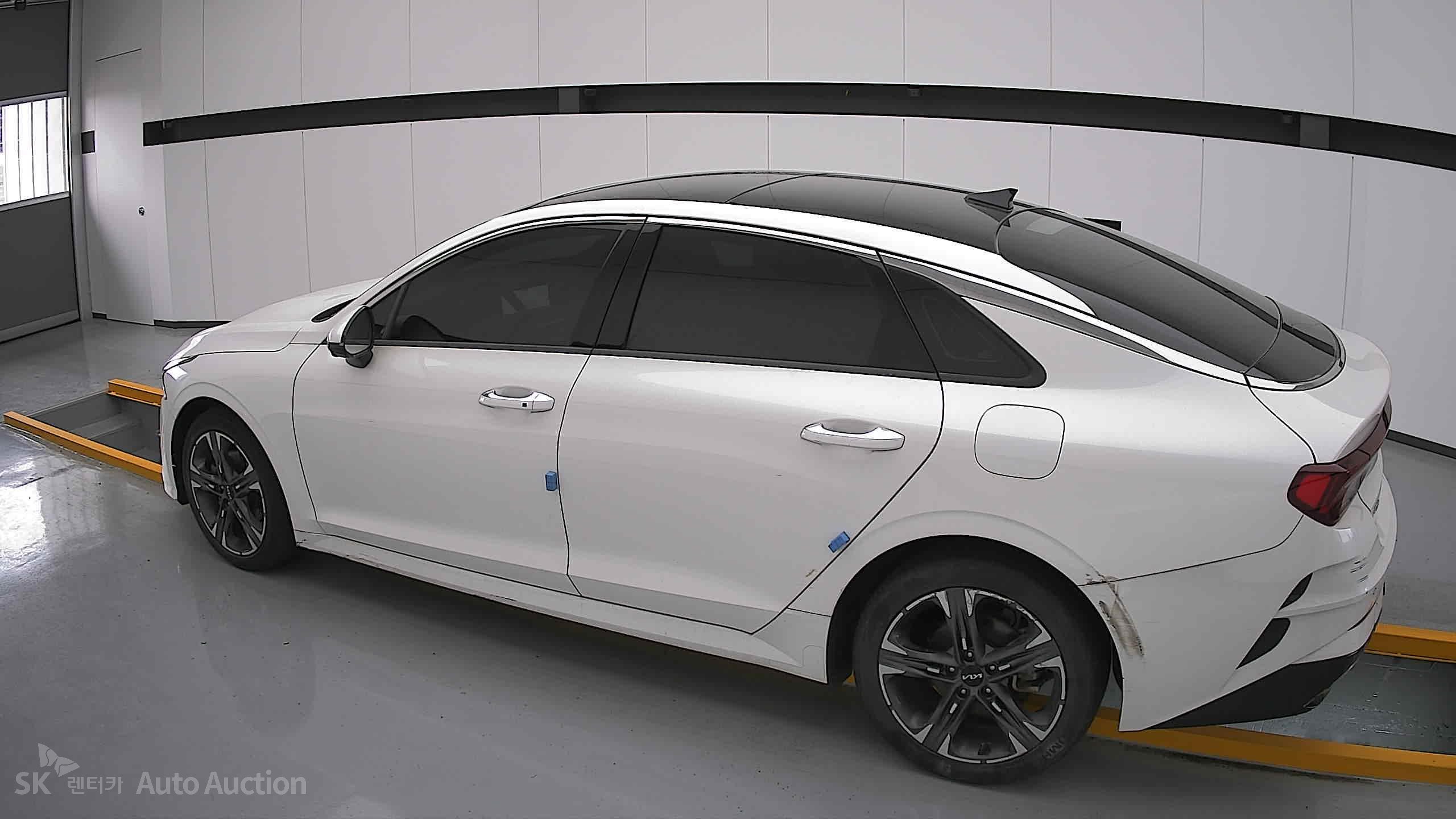 2022 - kia k5