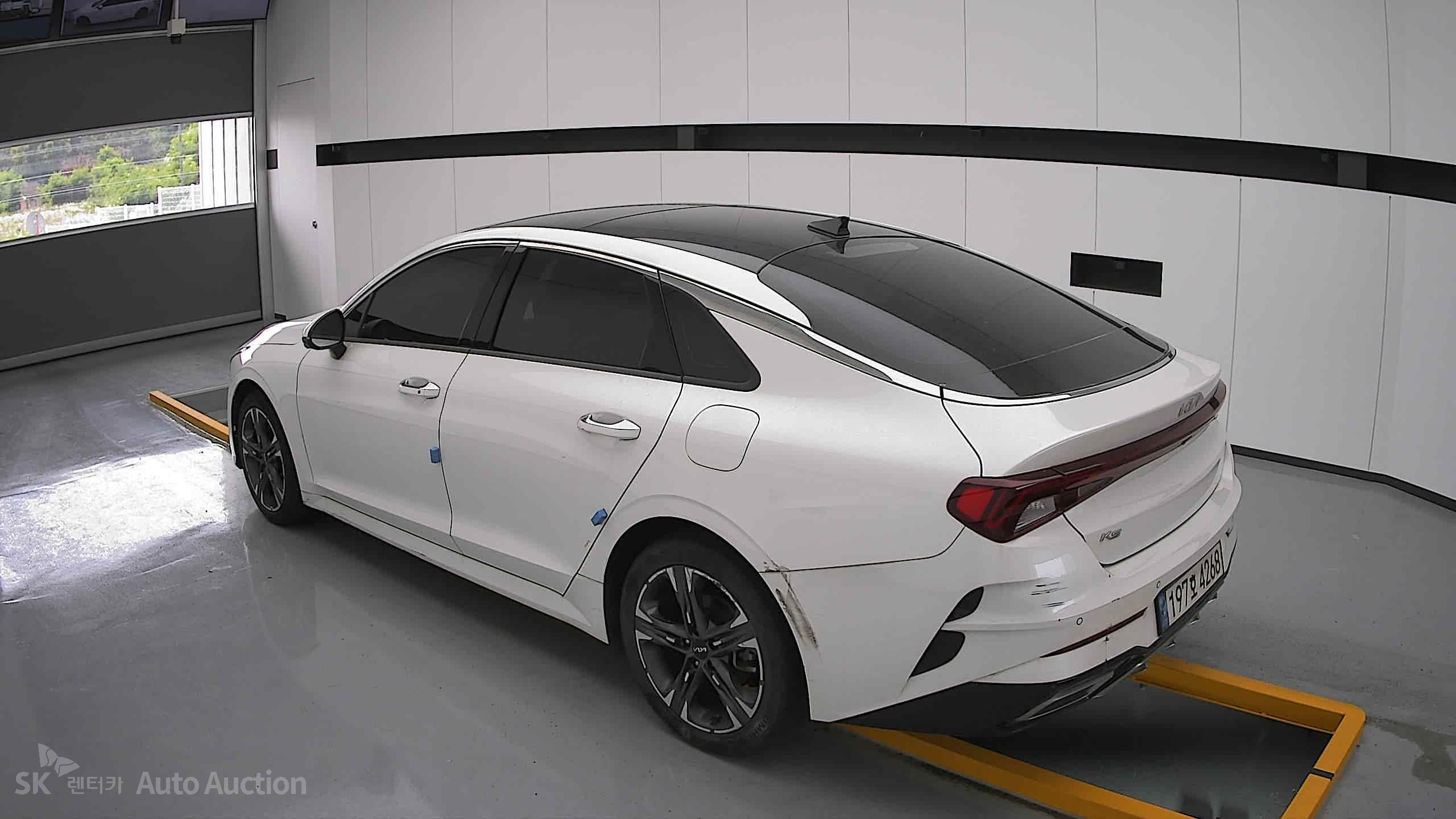 2022 - kia k5