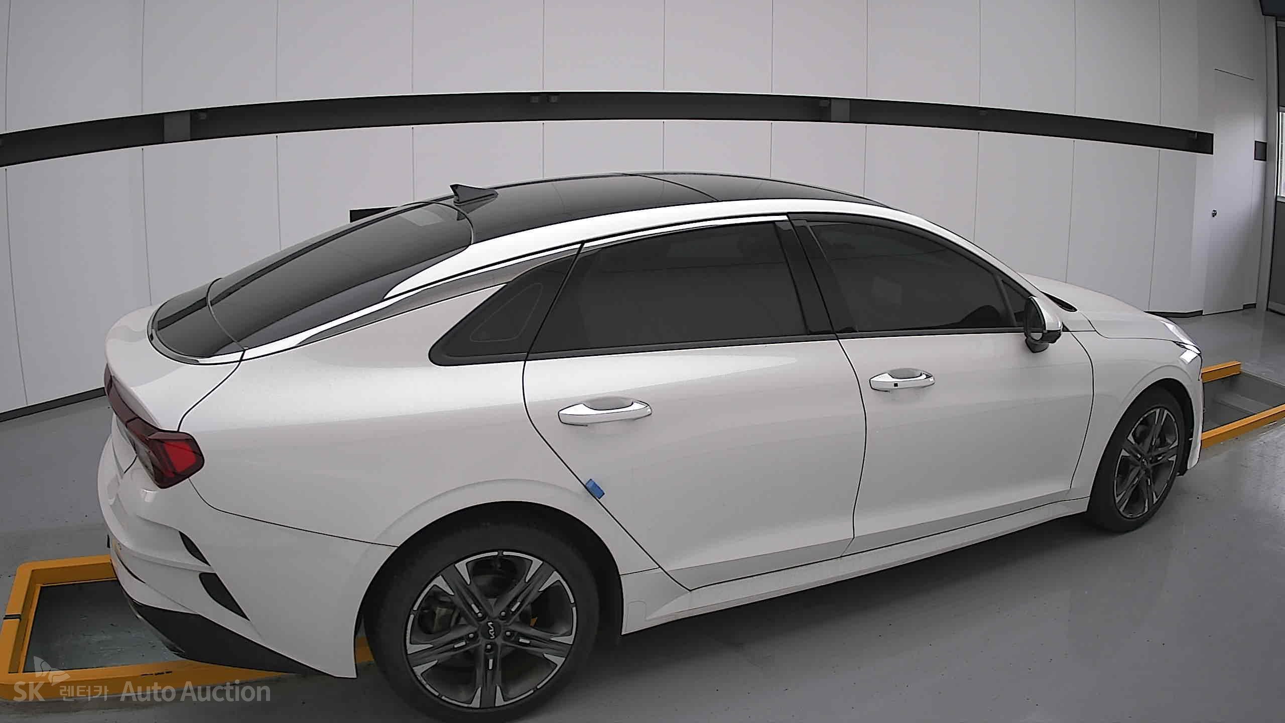 2022 - kia k5