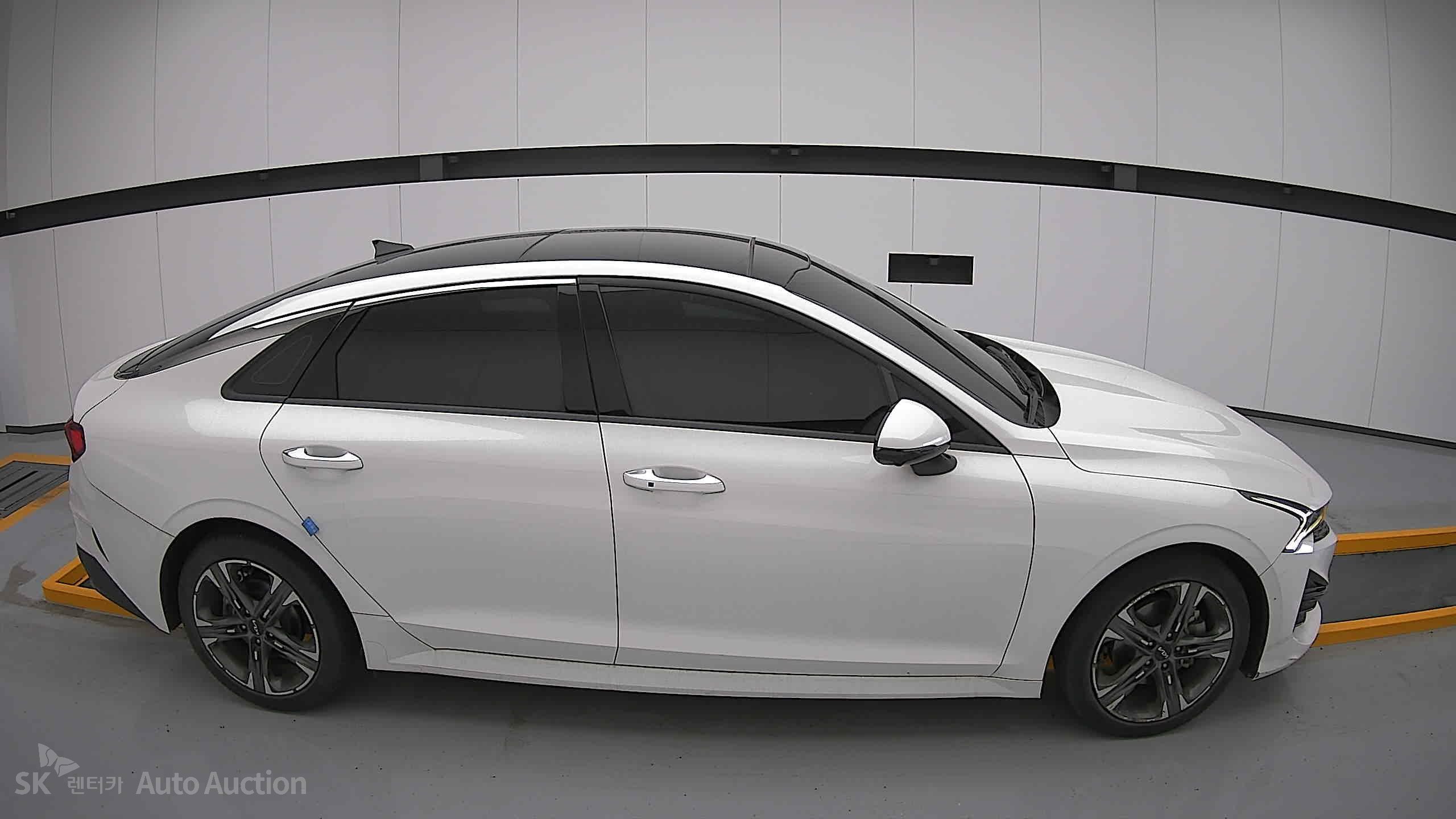 2022 - kia k5