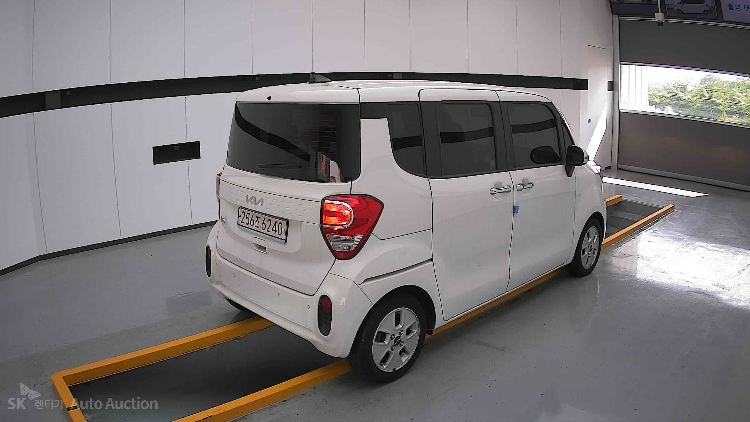 2022 - kia ray