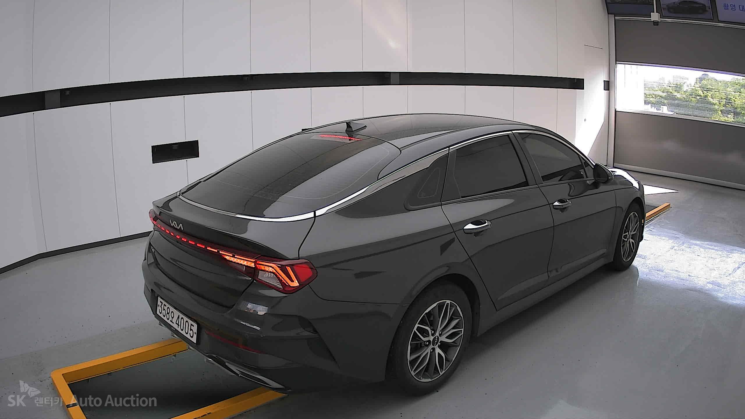 2022 - kia k5