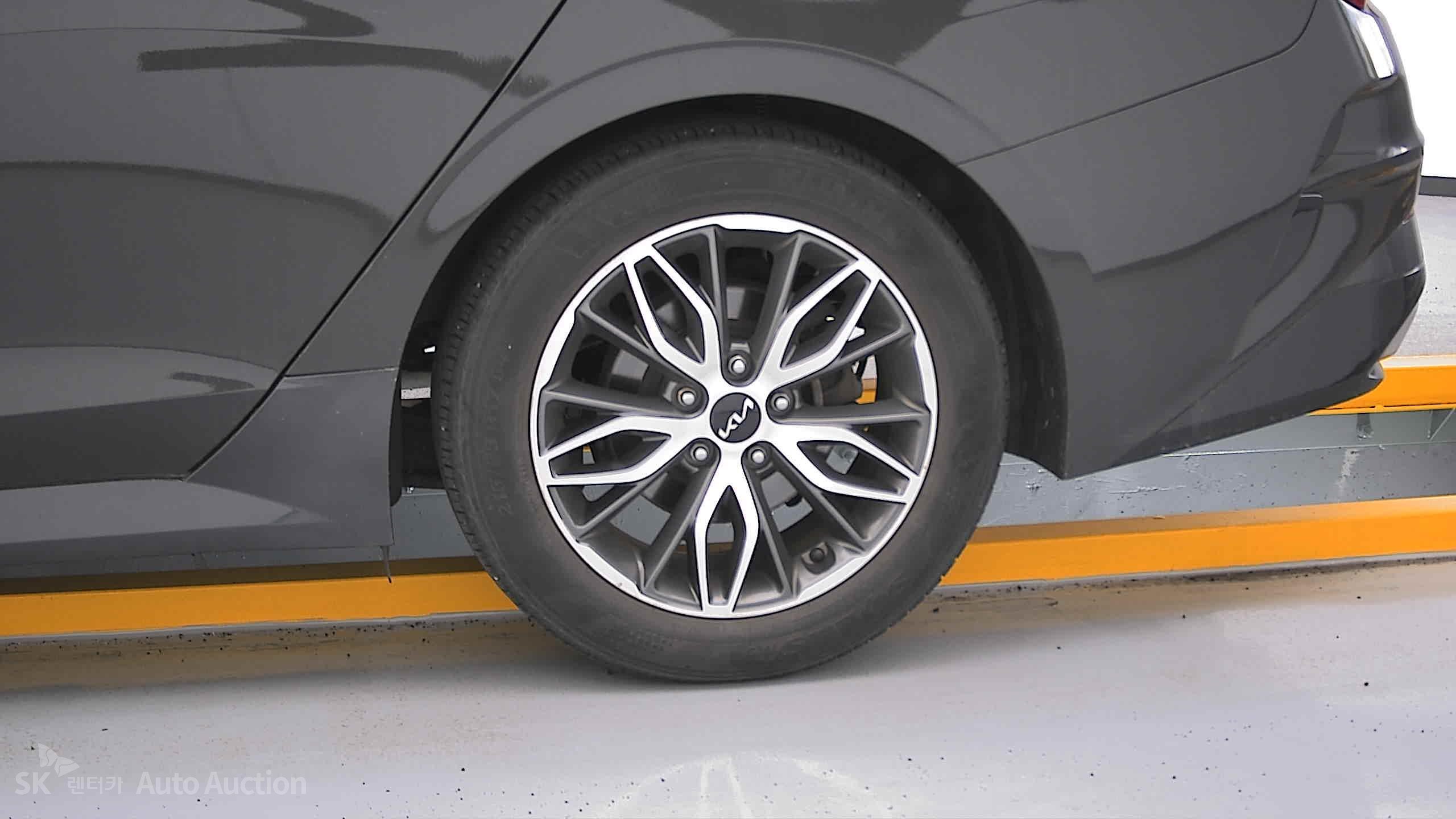 2022 - kia k5