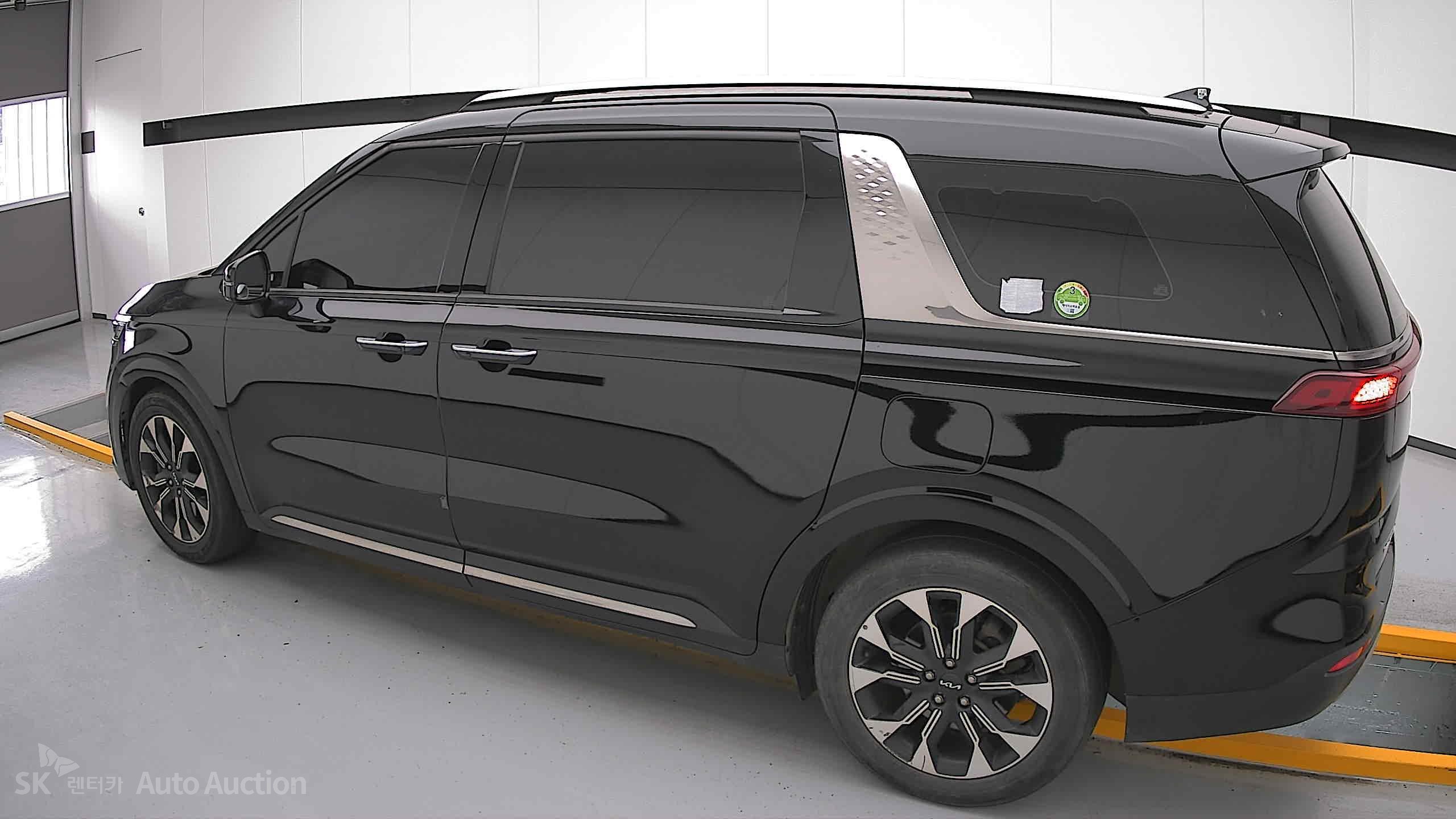 2023 - kia carnival