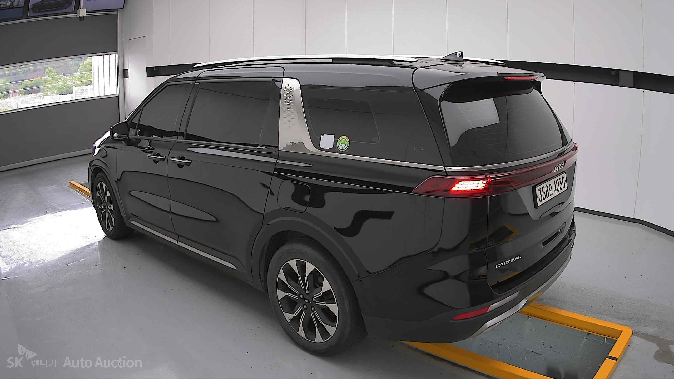 2023 - kia carnival