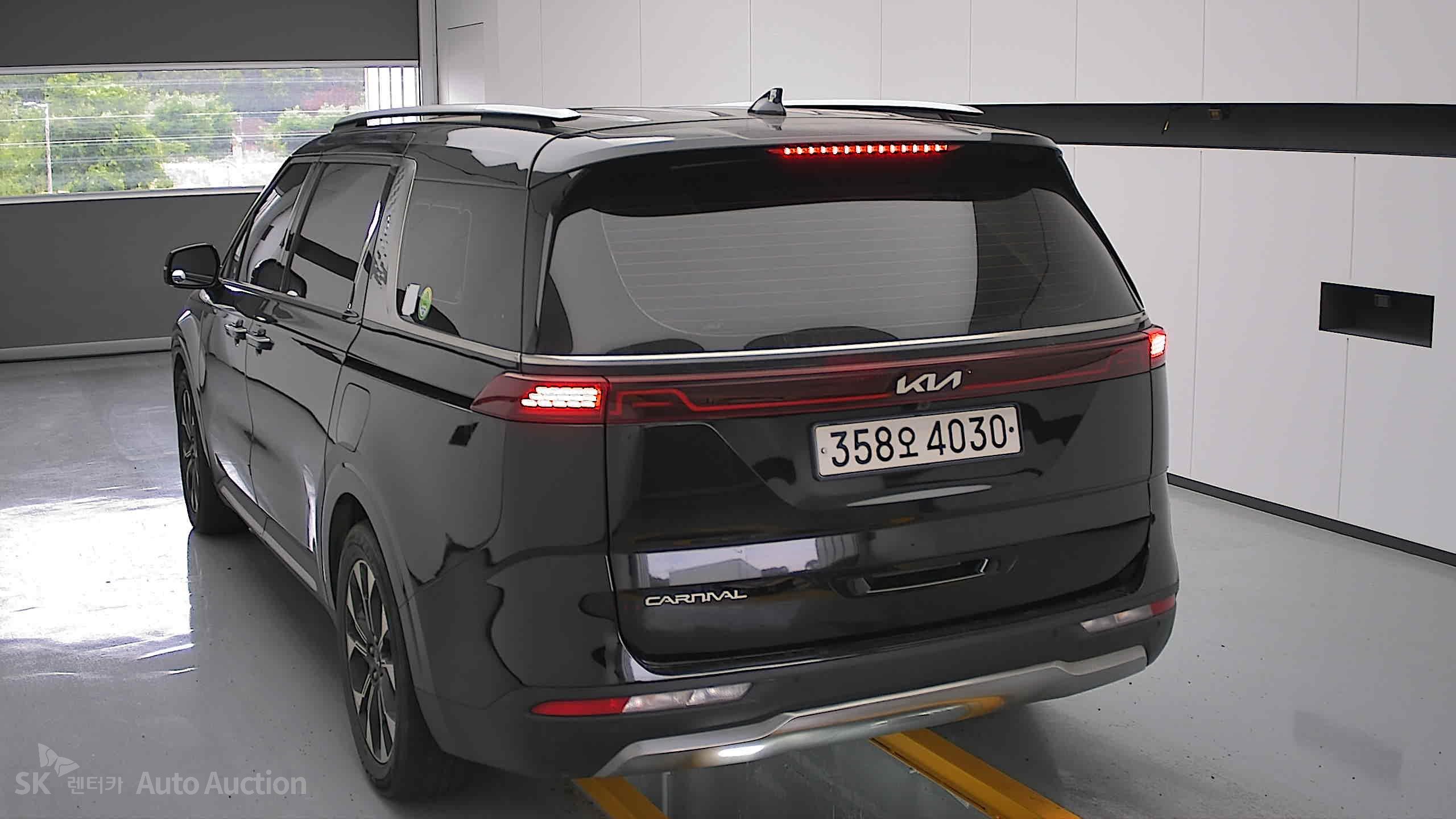 2023 - kia carnival
