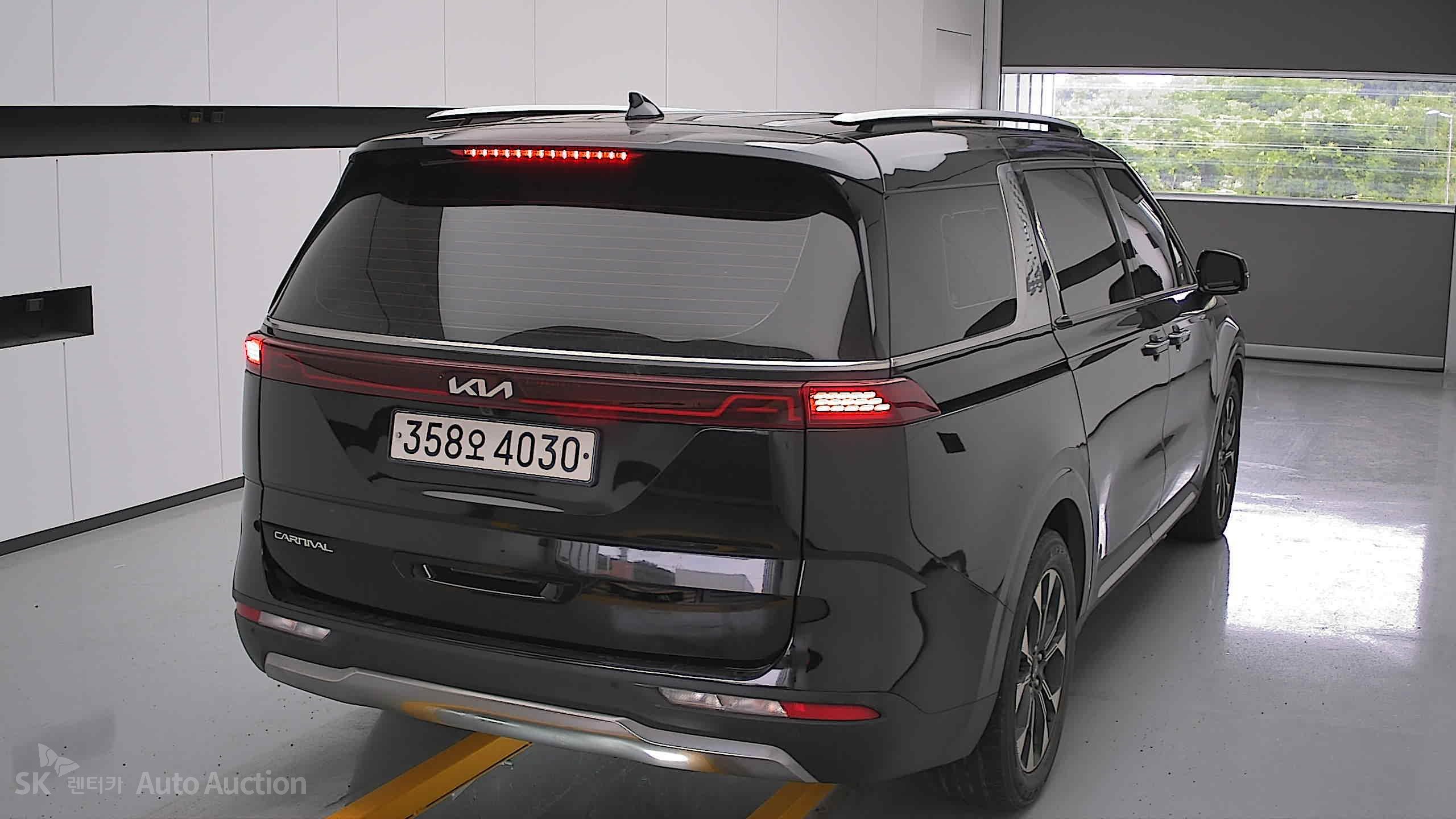 2023 - kia carnival
