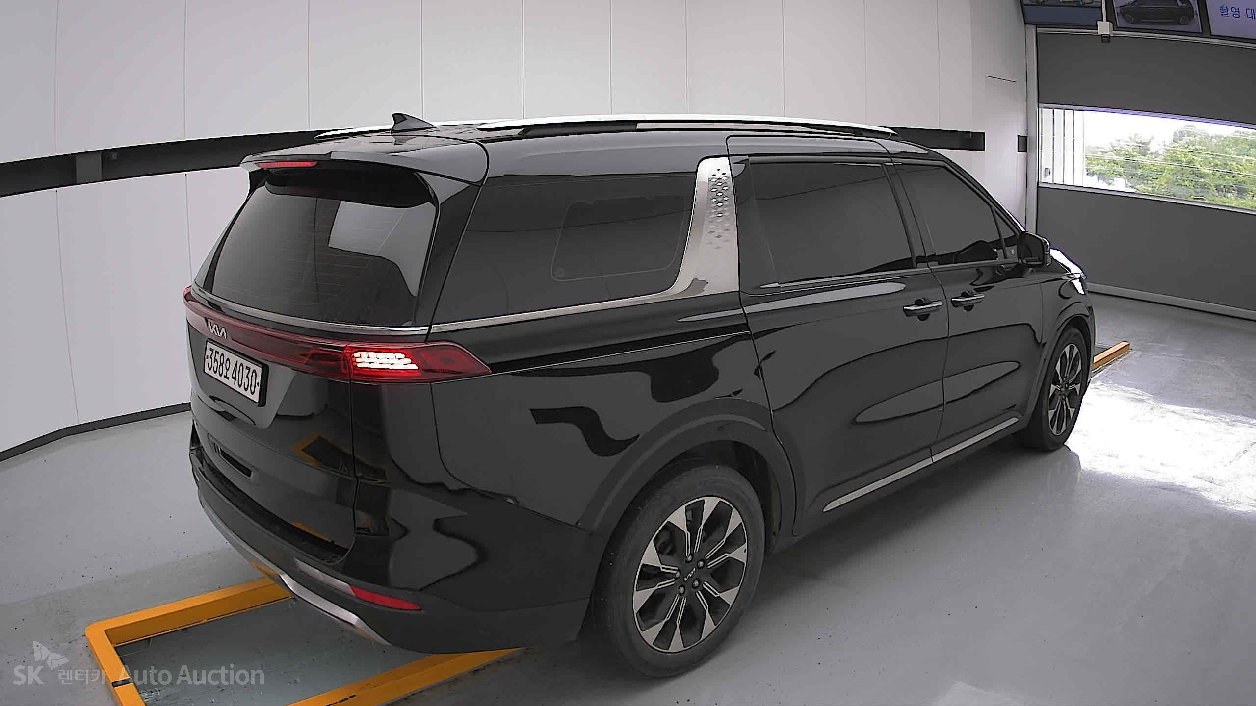2023 - kia carnival