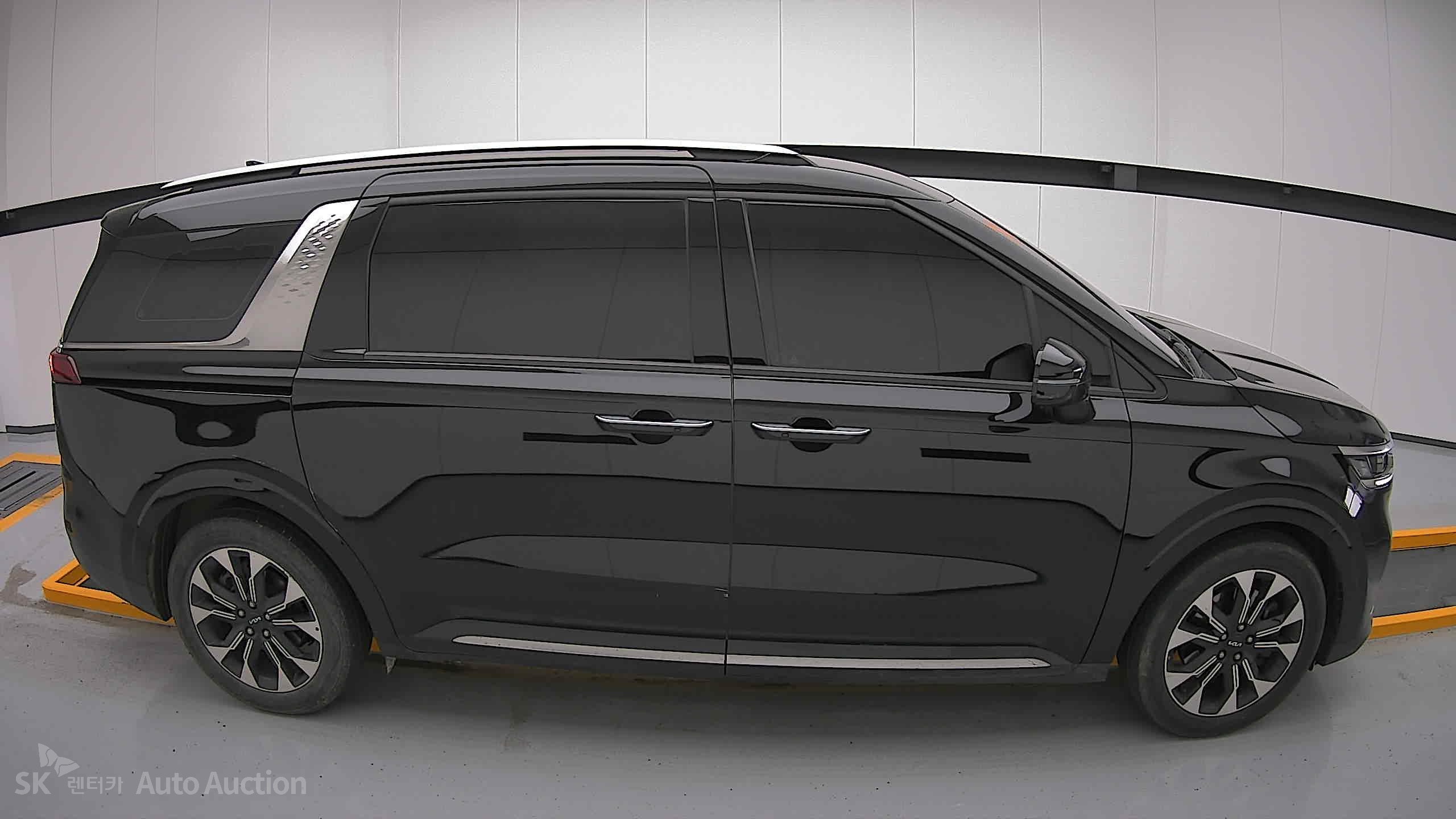 2023 - kia carnival