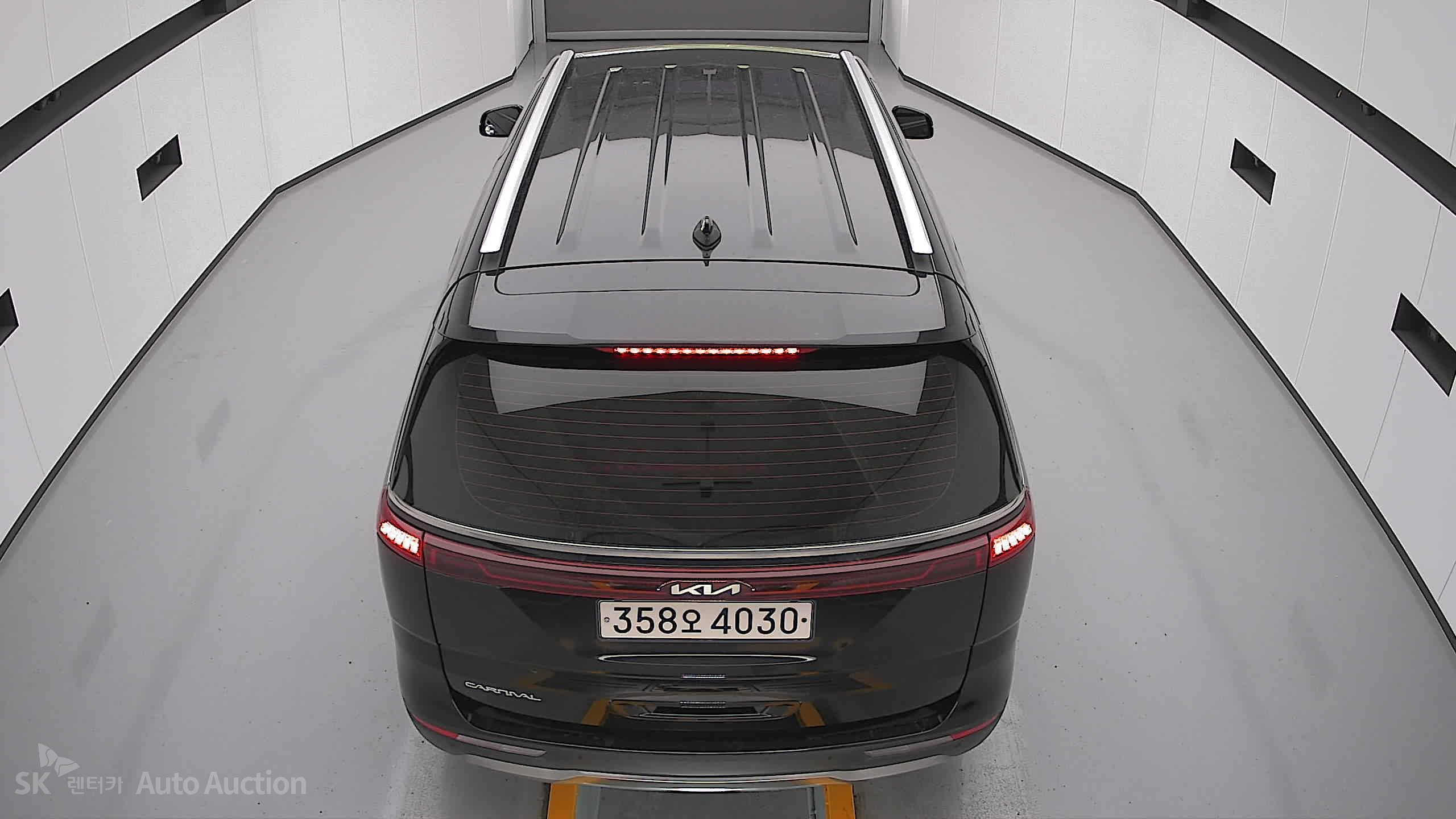 2023 - kia carnival