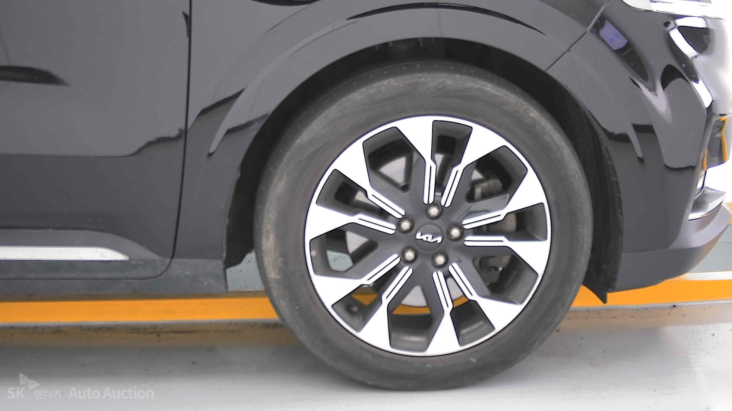 2023 - kia carnival