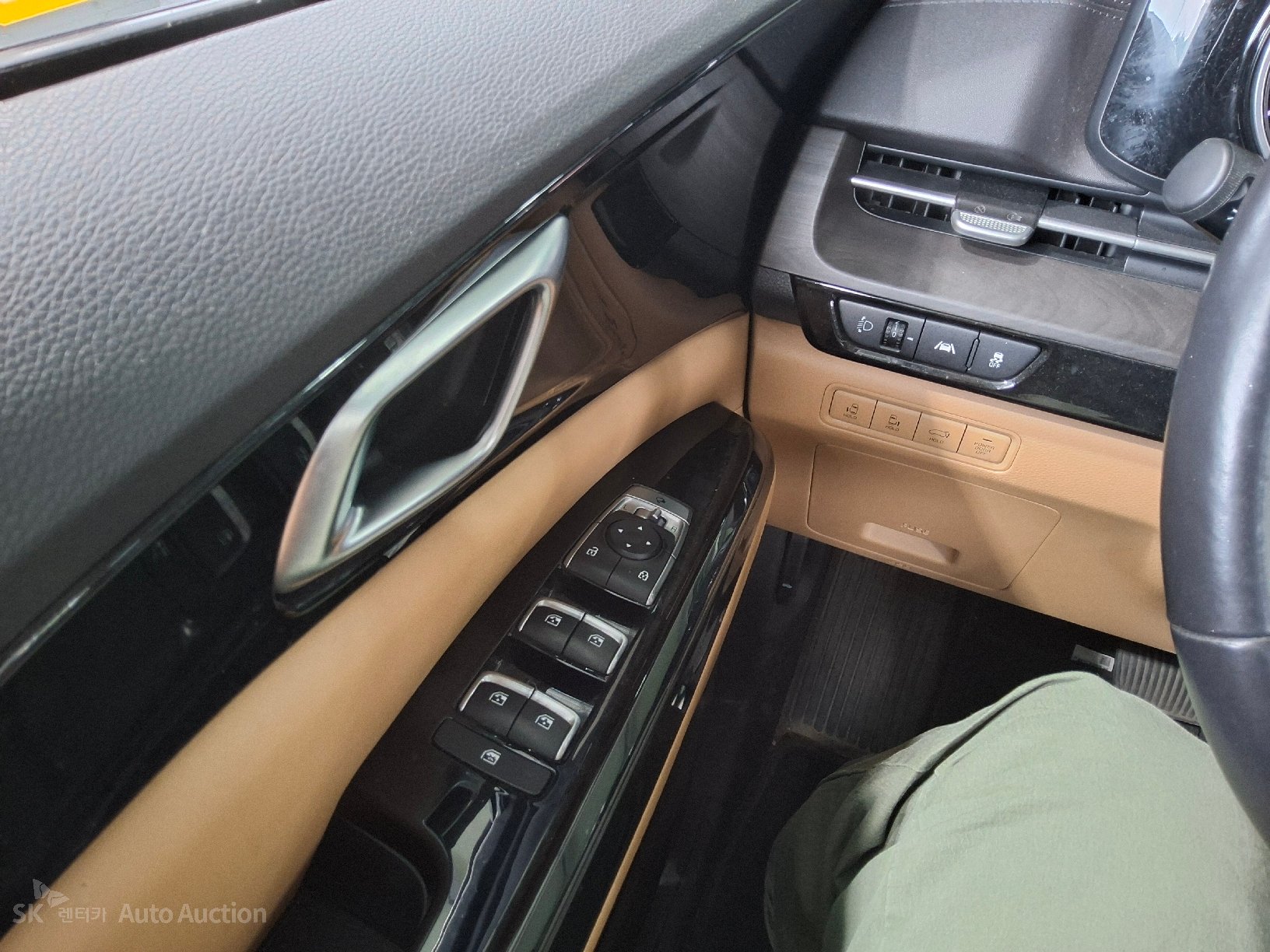 2023 - kia carnival