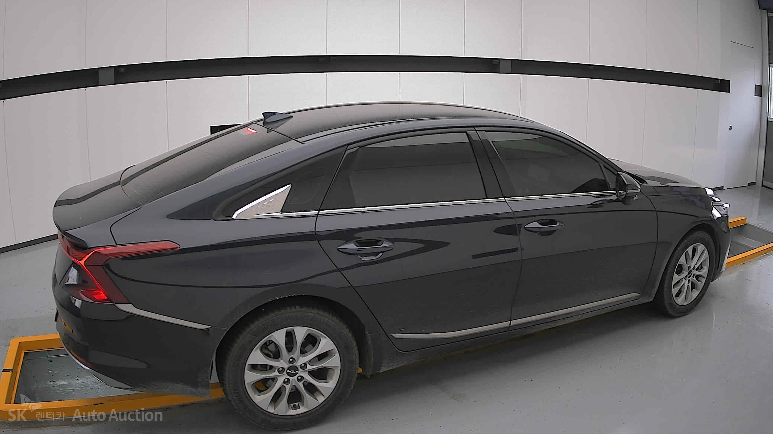 2023 - kia k8