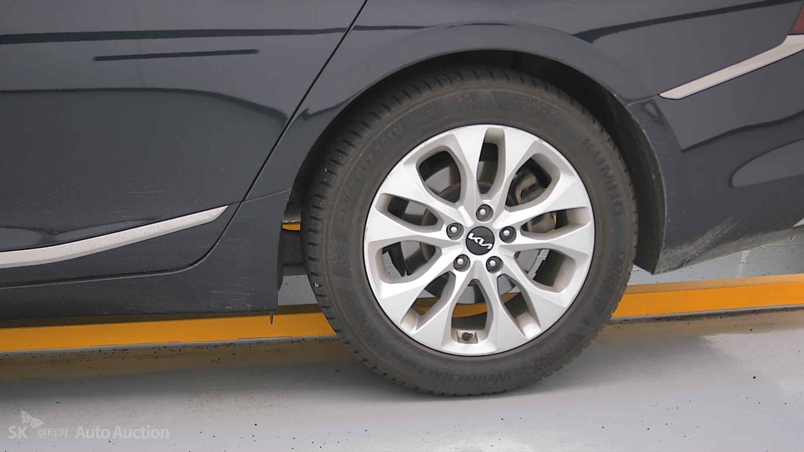2023 - kia k8