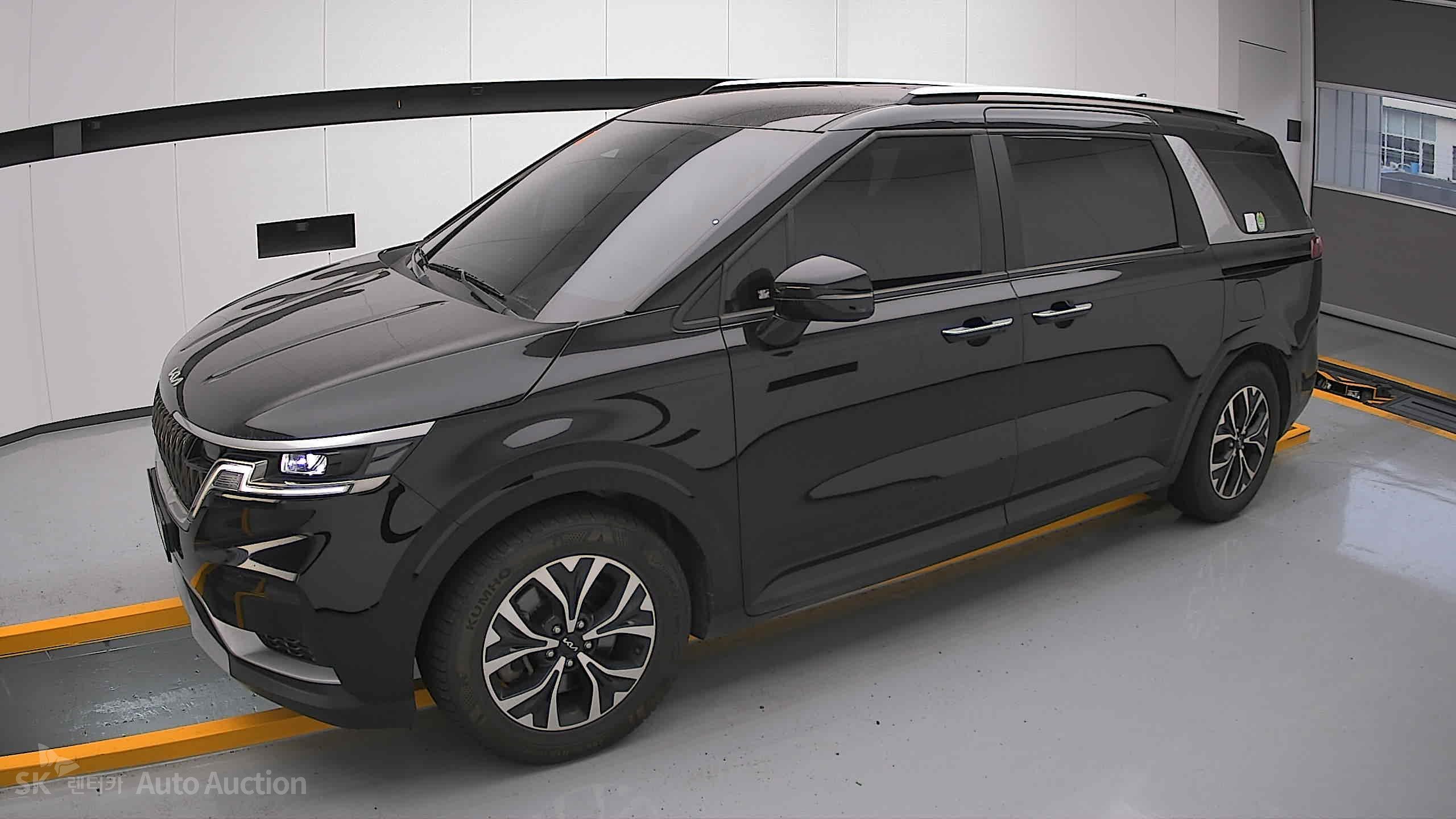 2023 - kia carnival