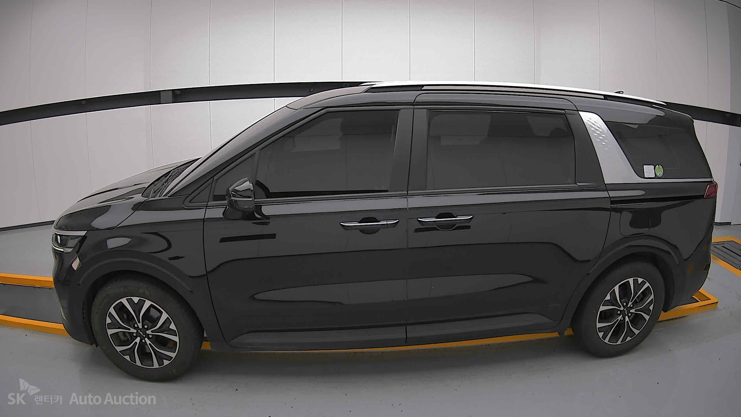 2023 - kia carnival