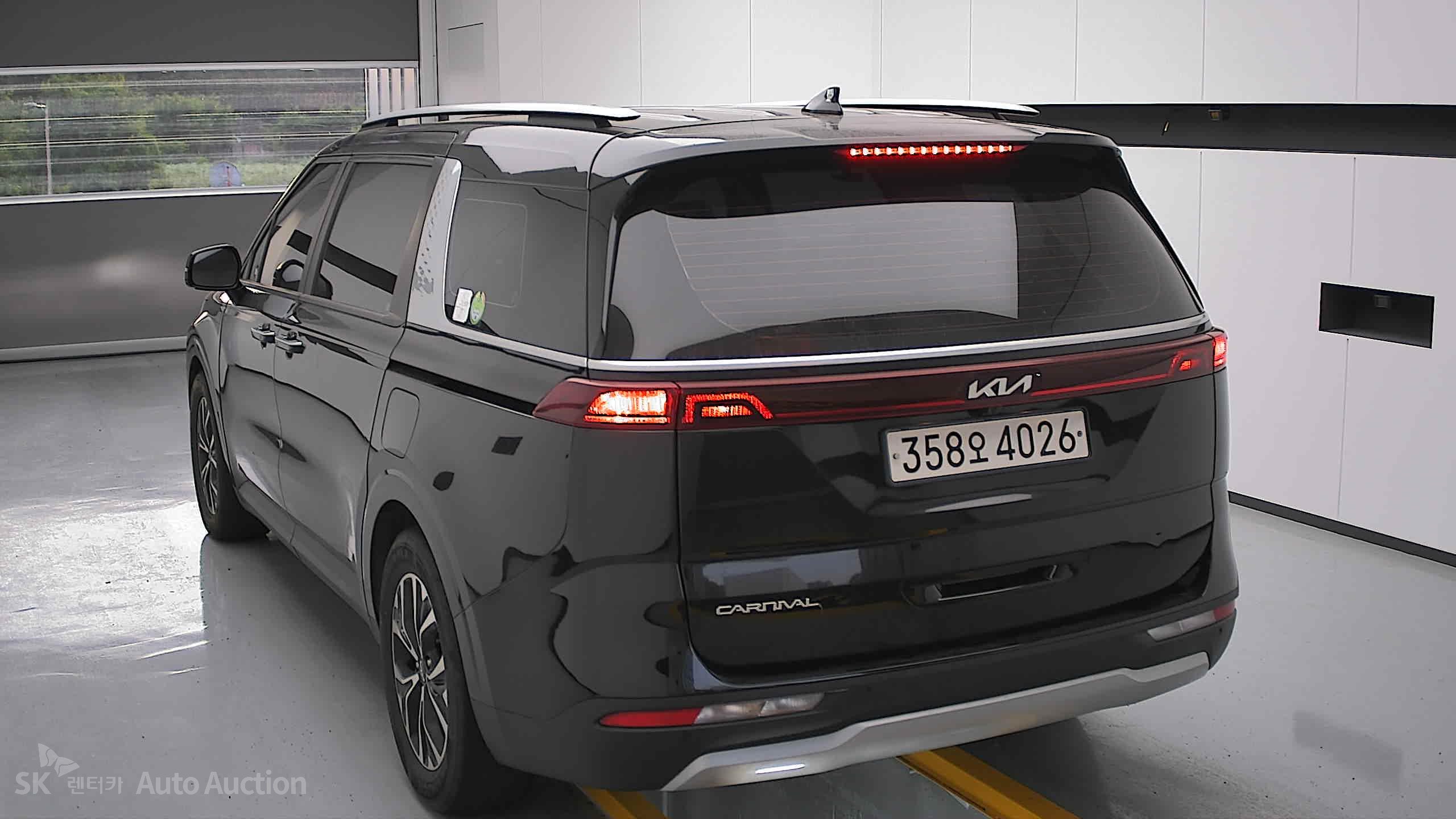 2023 - kia carnival