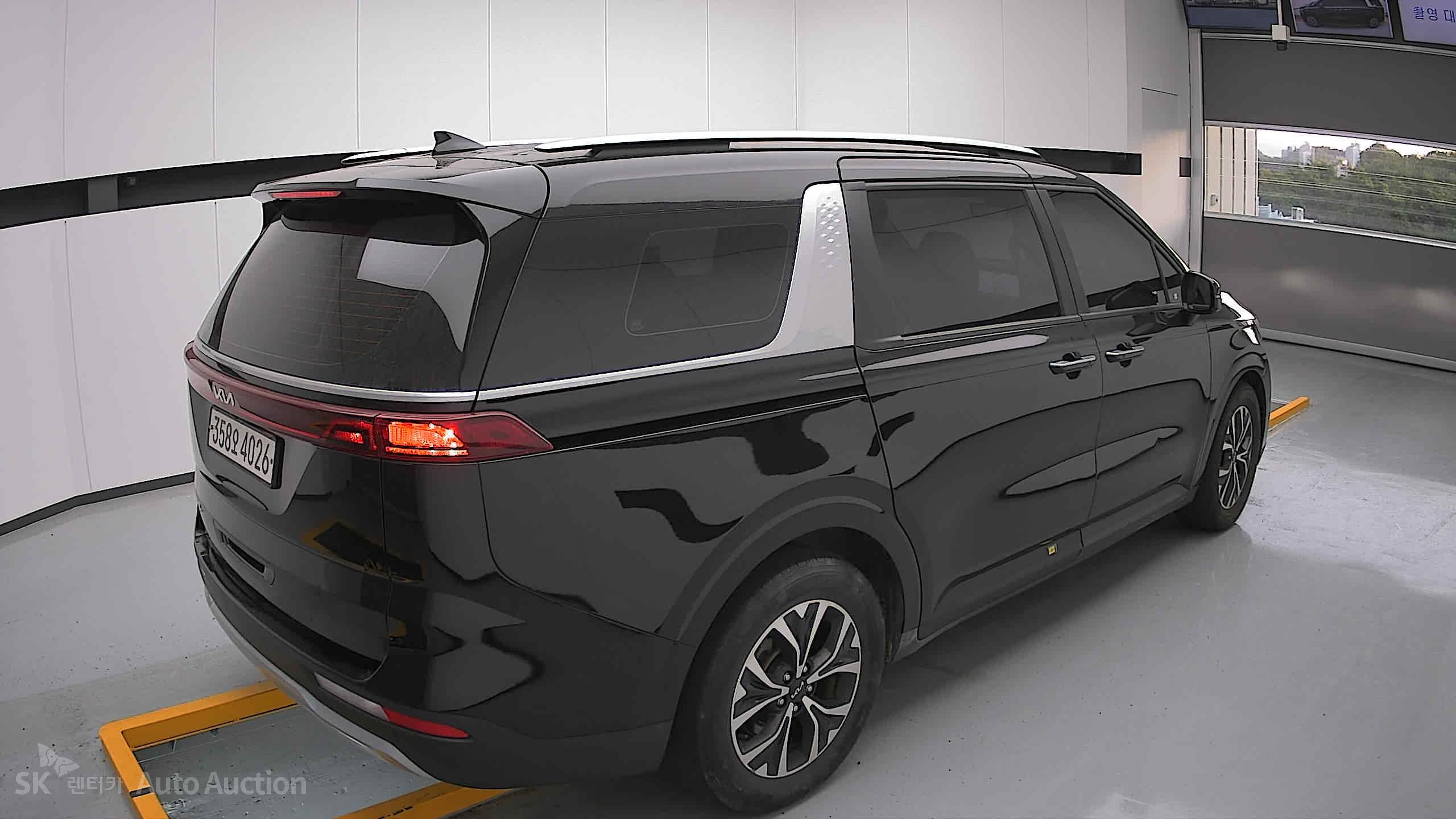 2023 - kia carnival