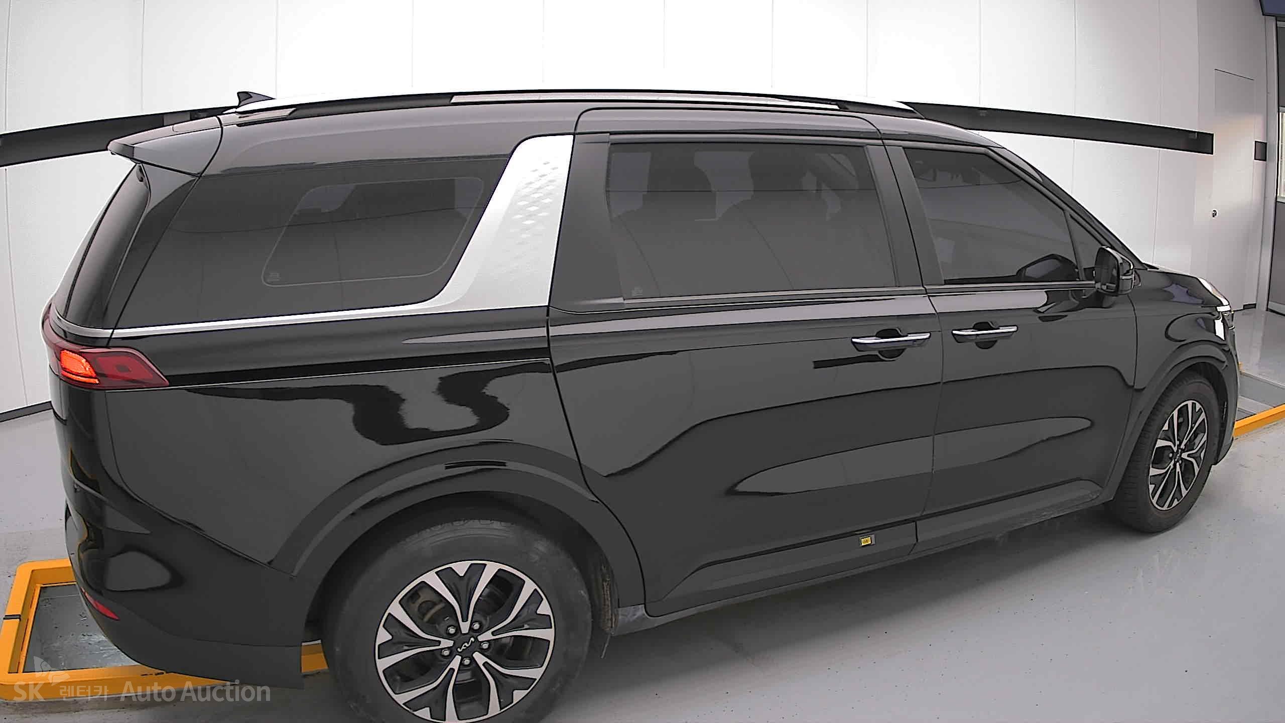 2023 - kia carnival