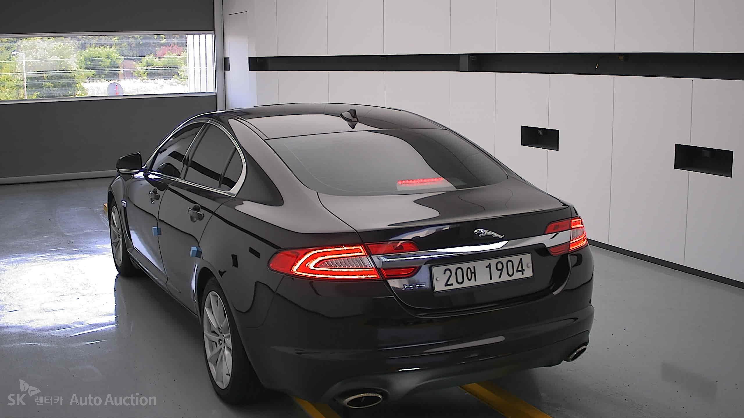 2013 - jaguar xf