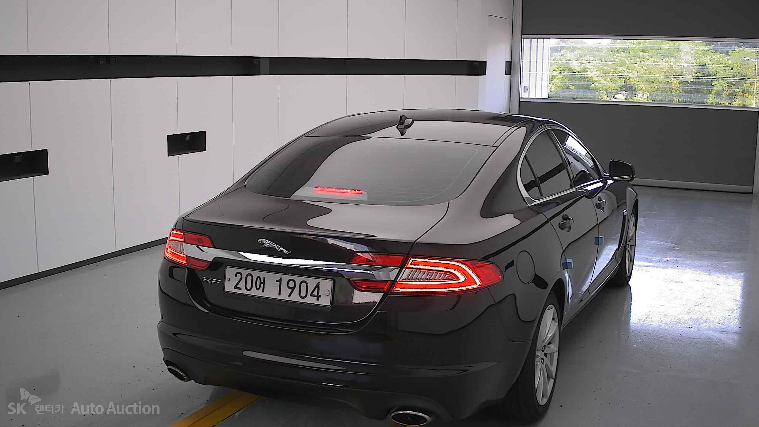 2013 - jaguar xf