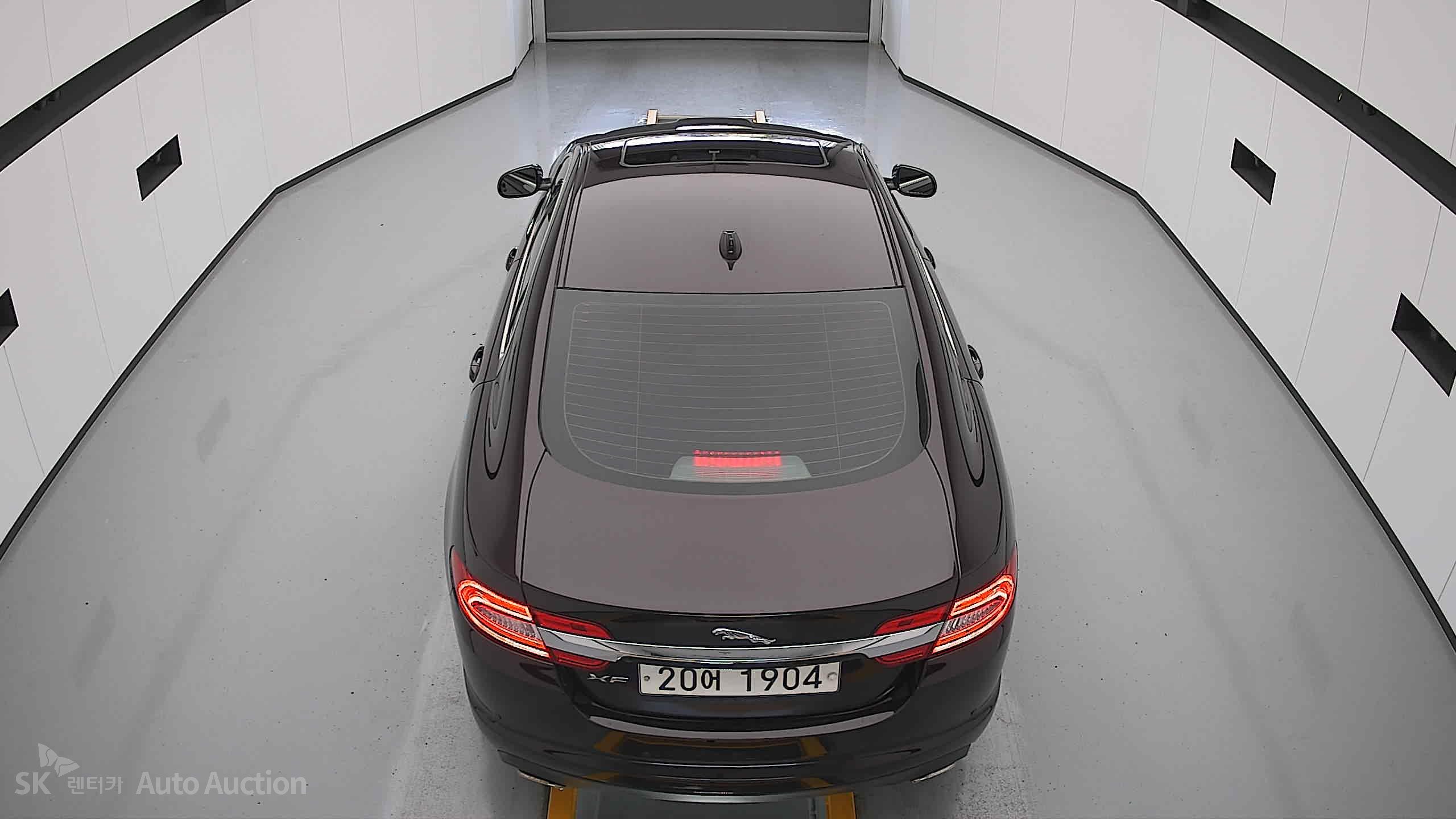 2013 - jaguar xf