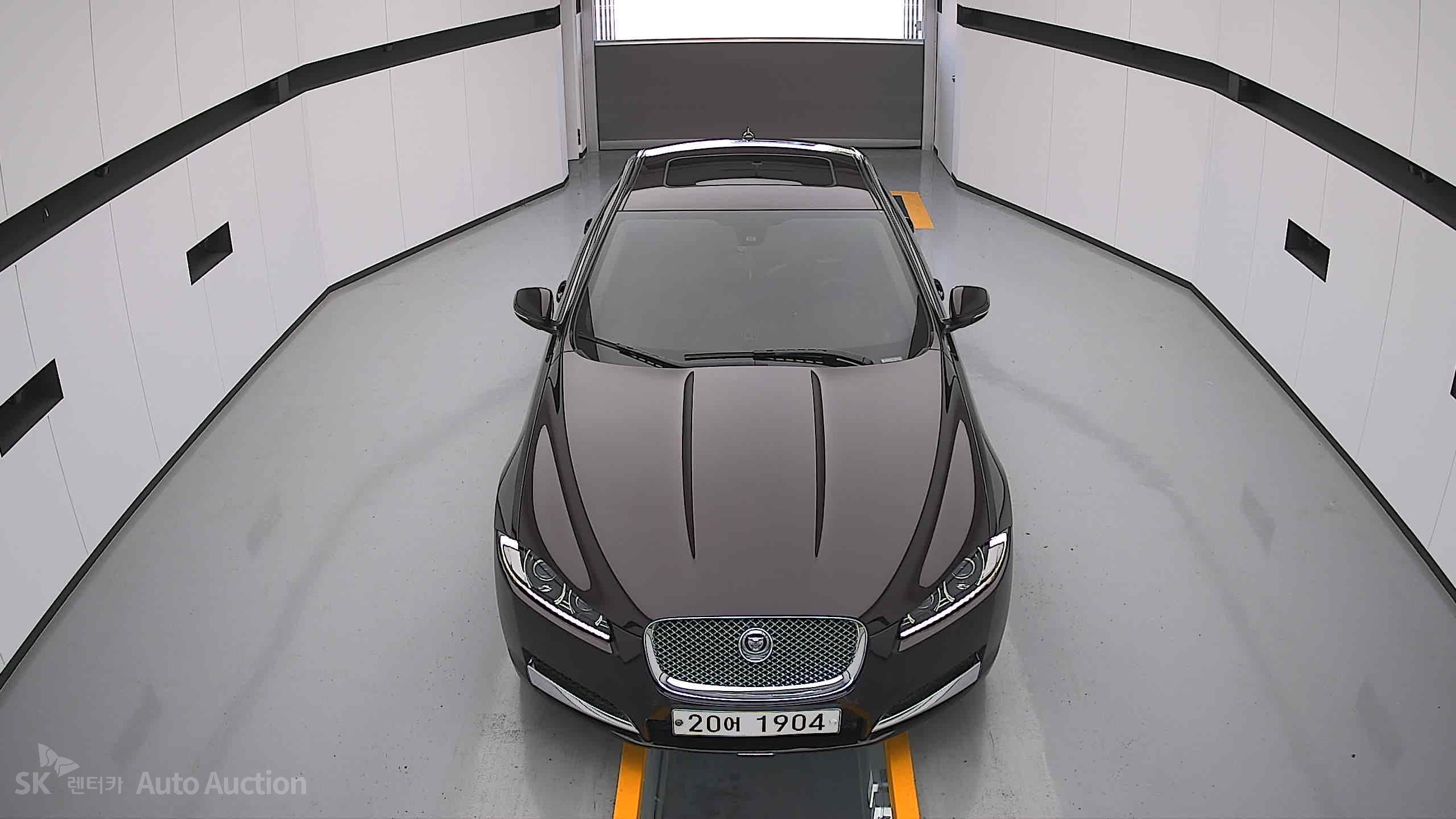 2013 - jaguar xf