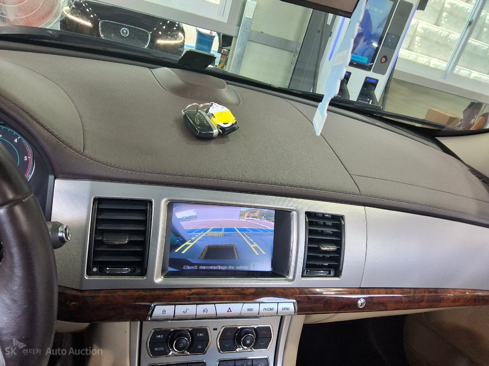 2013 - jaguar xf