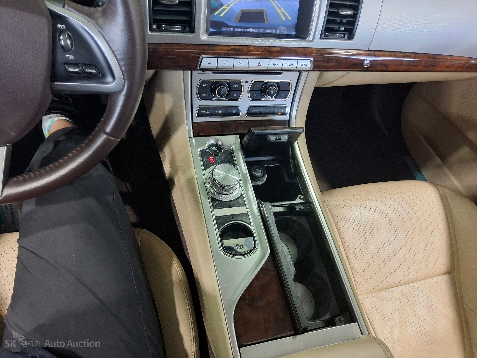 2013 - jaguar xf