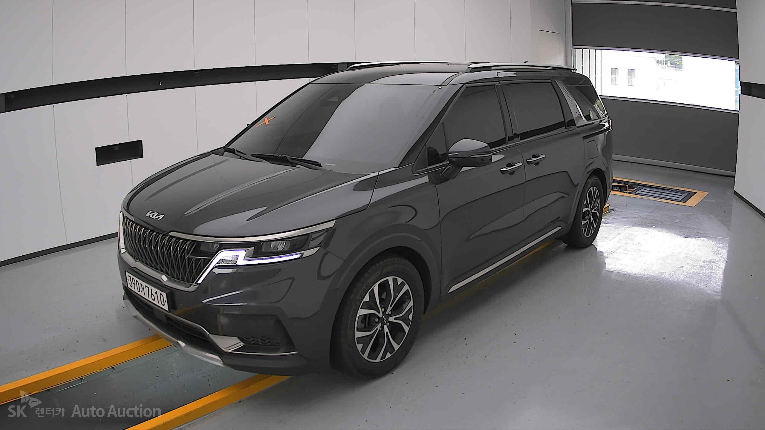 2023 - kia carnival