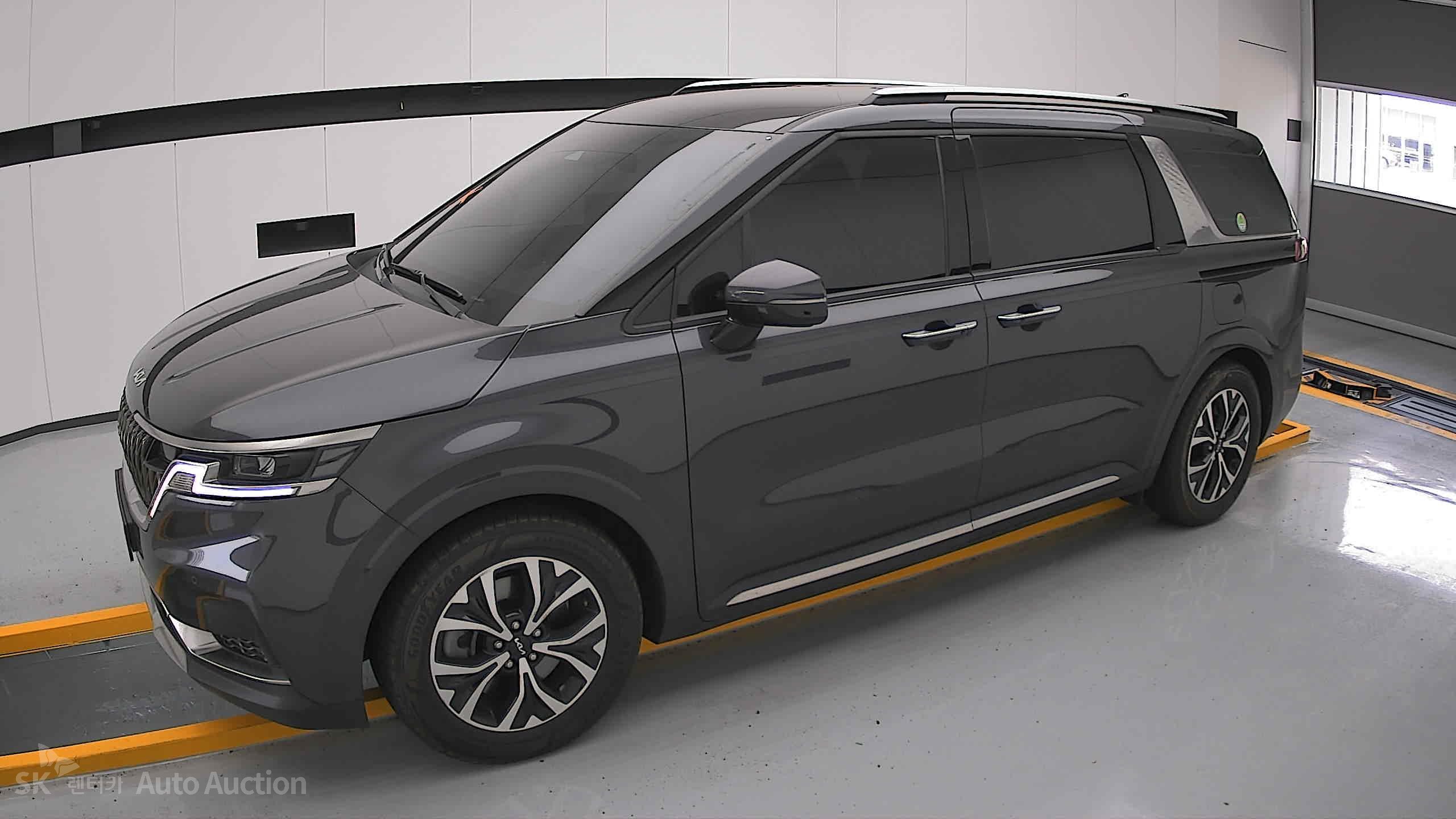 2023 - kia carnival