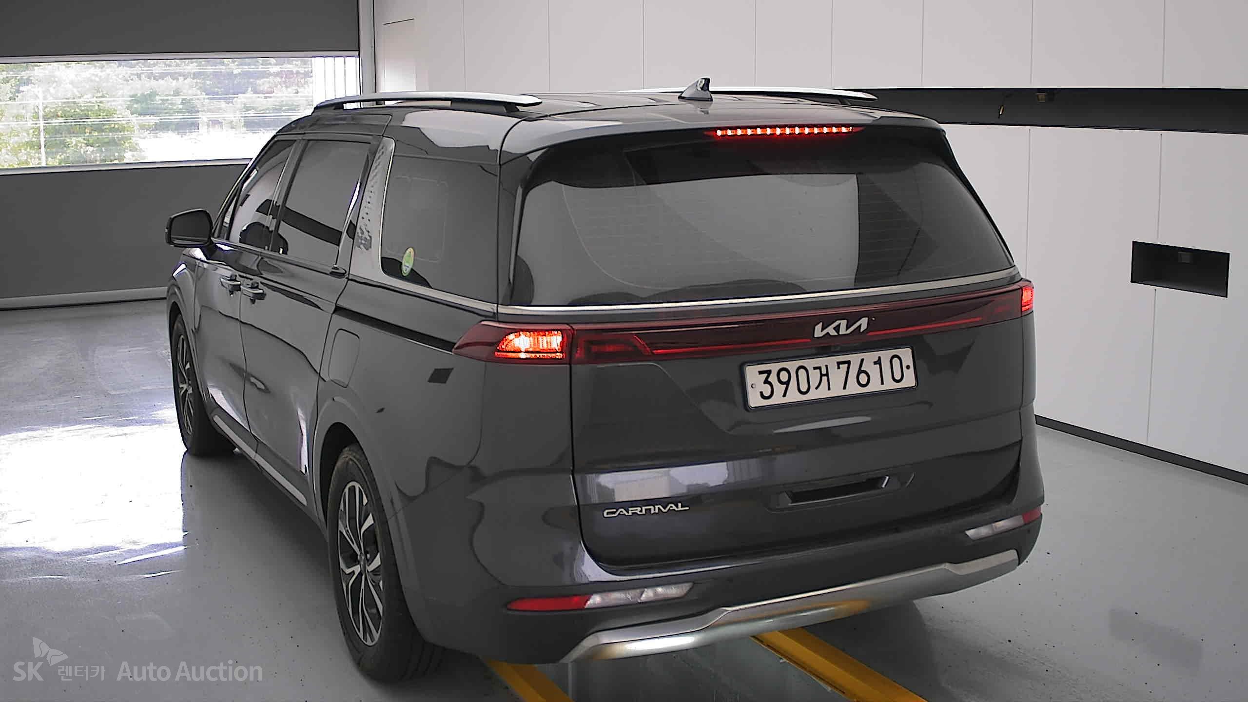 2023 - kia carnival