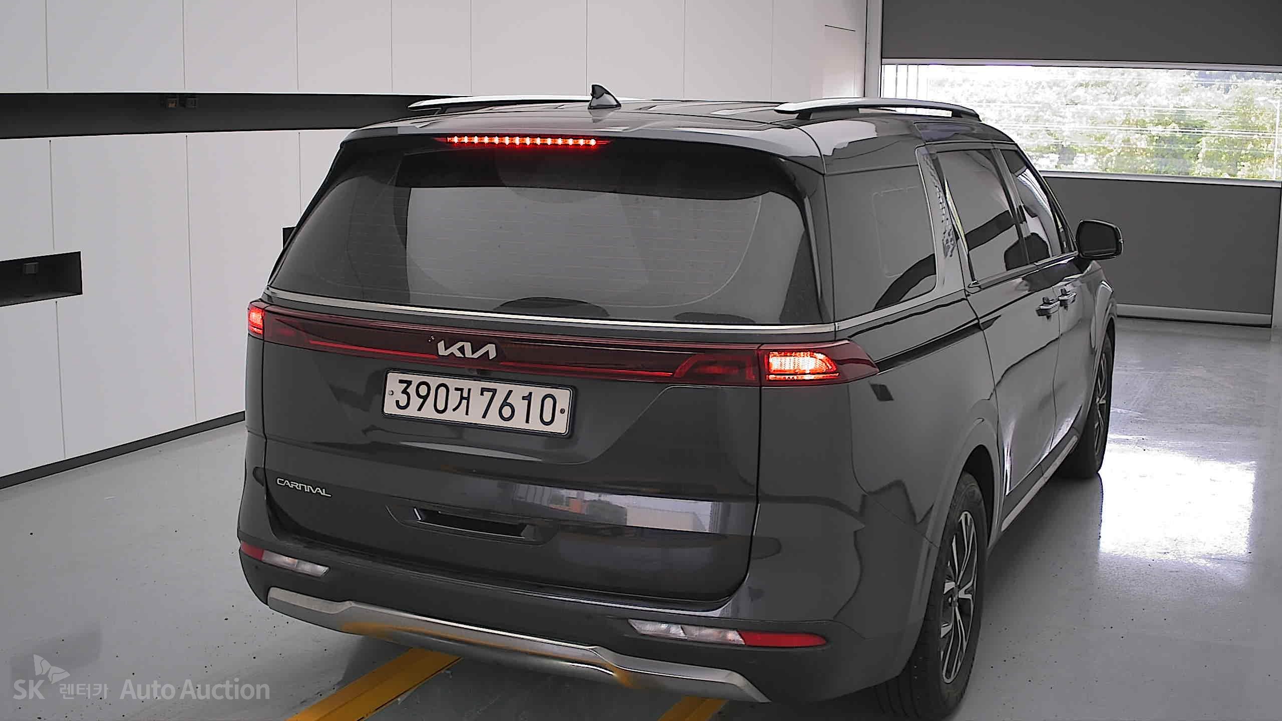 2023 - kia carnival