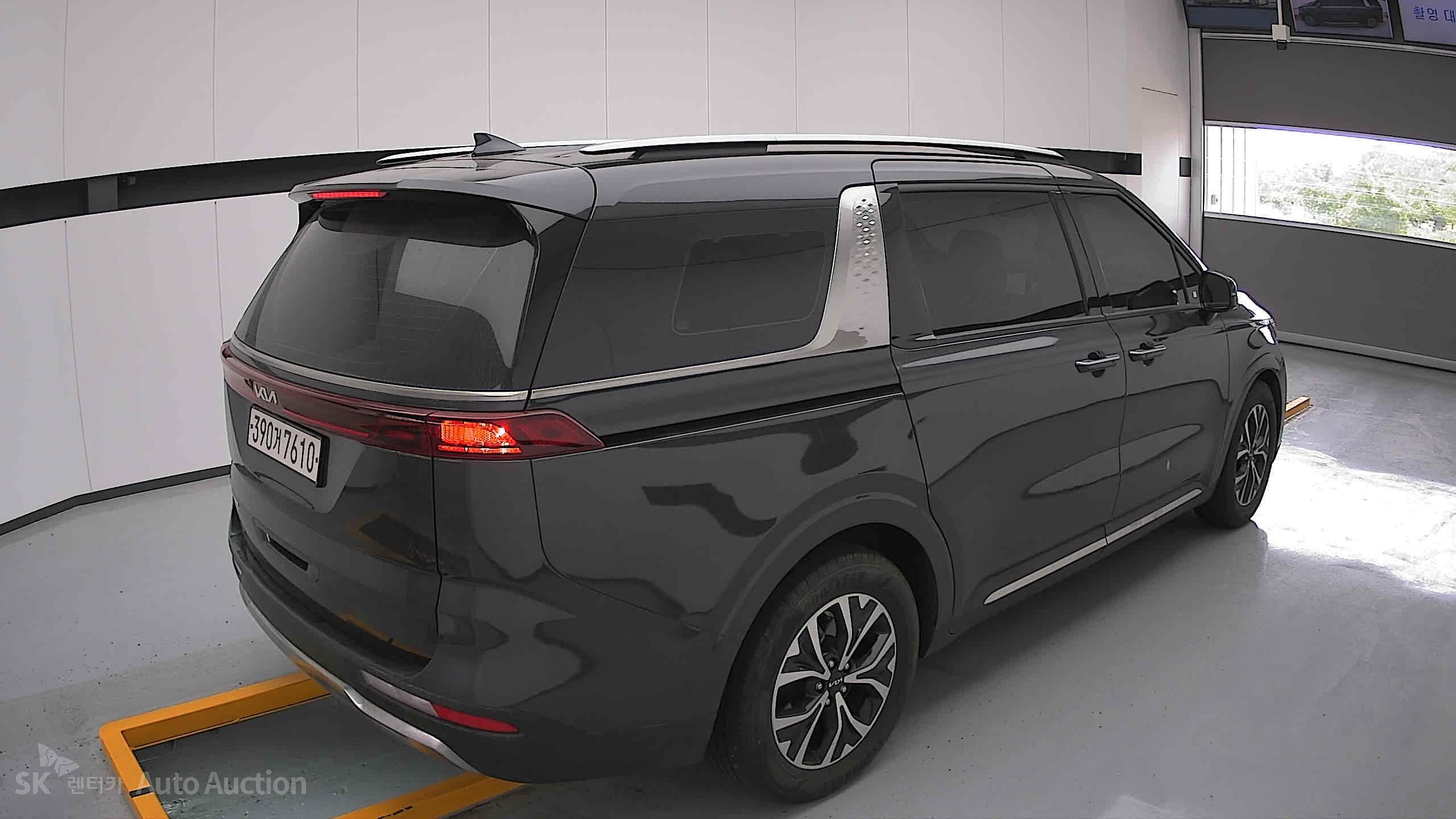 2023 - kia carnival