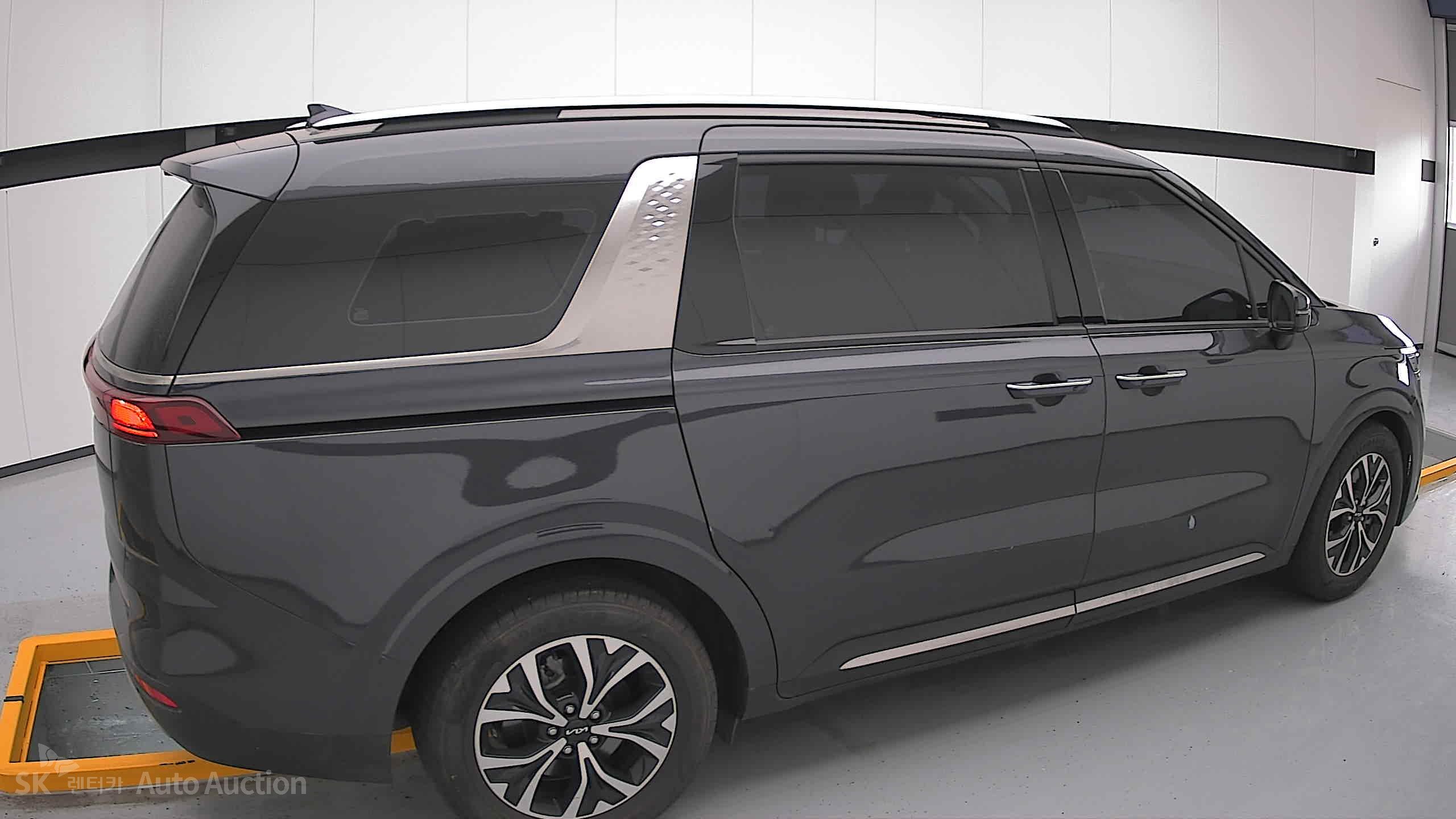 2023 - kia carnival