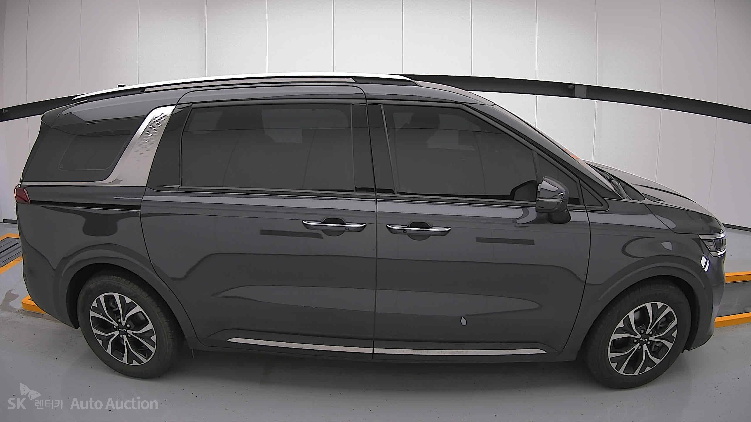2023 - kia carnival