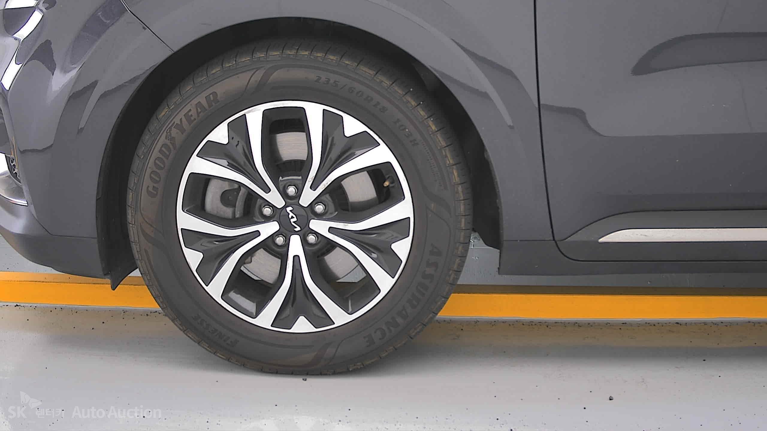 2023 - kia carnival